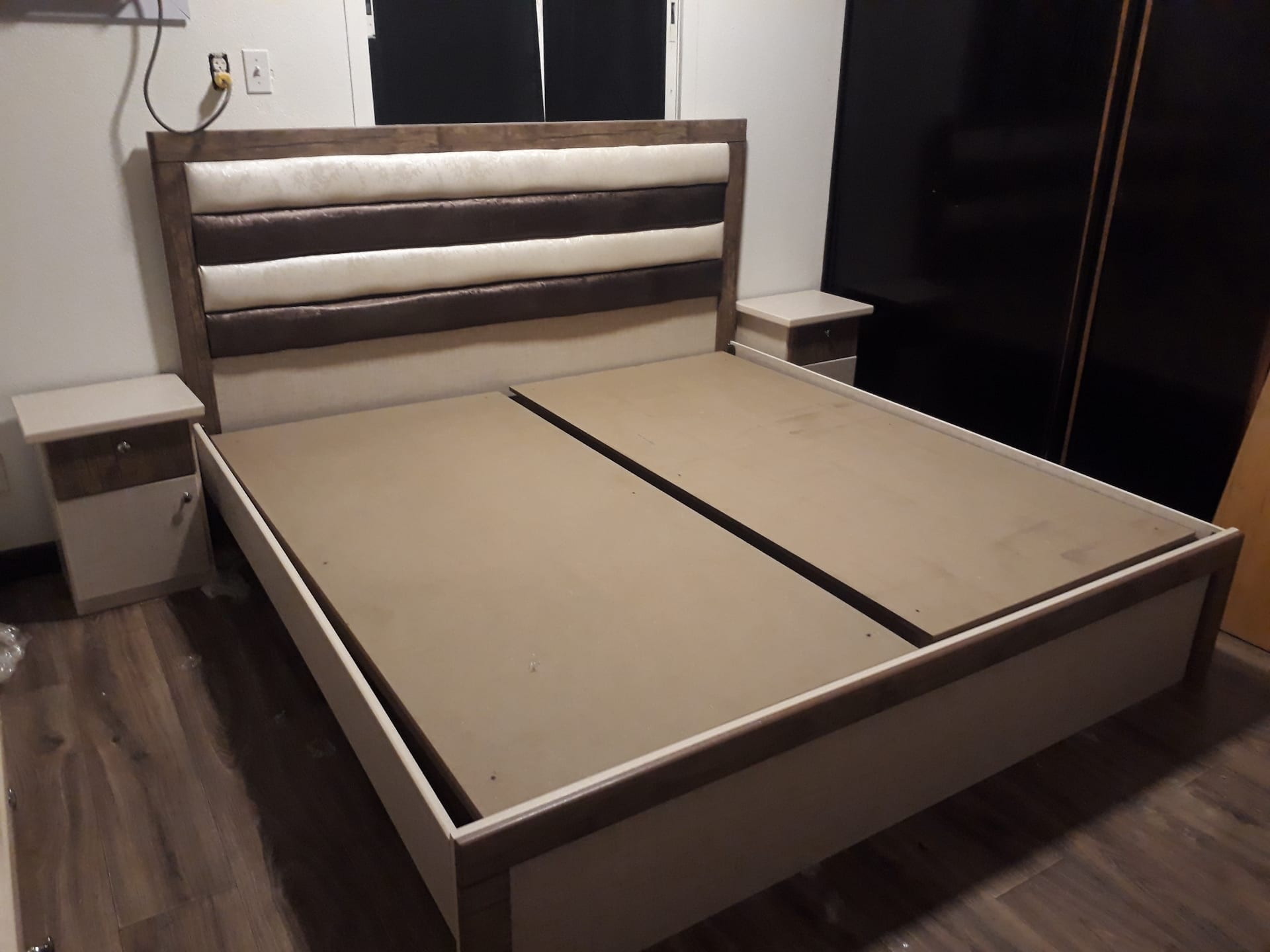 غرف نوم جديده 6قطع وغرف اطفال سريرين مع تركيب توصيل بسعر 1800
لا تنسَ أنك شاهدت هذا الإعلان في عنكبوت...