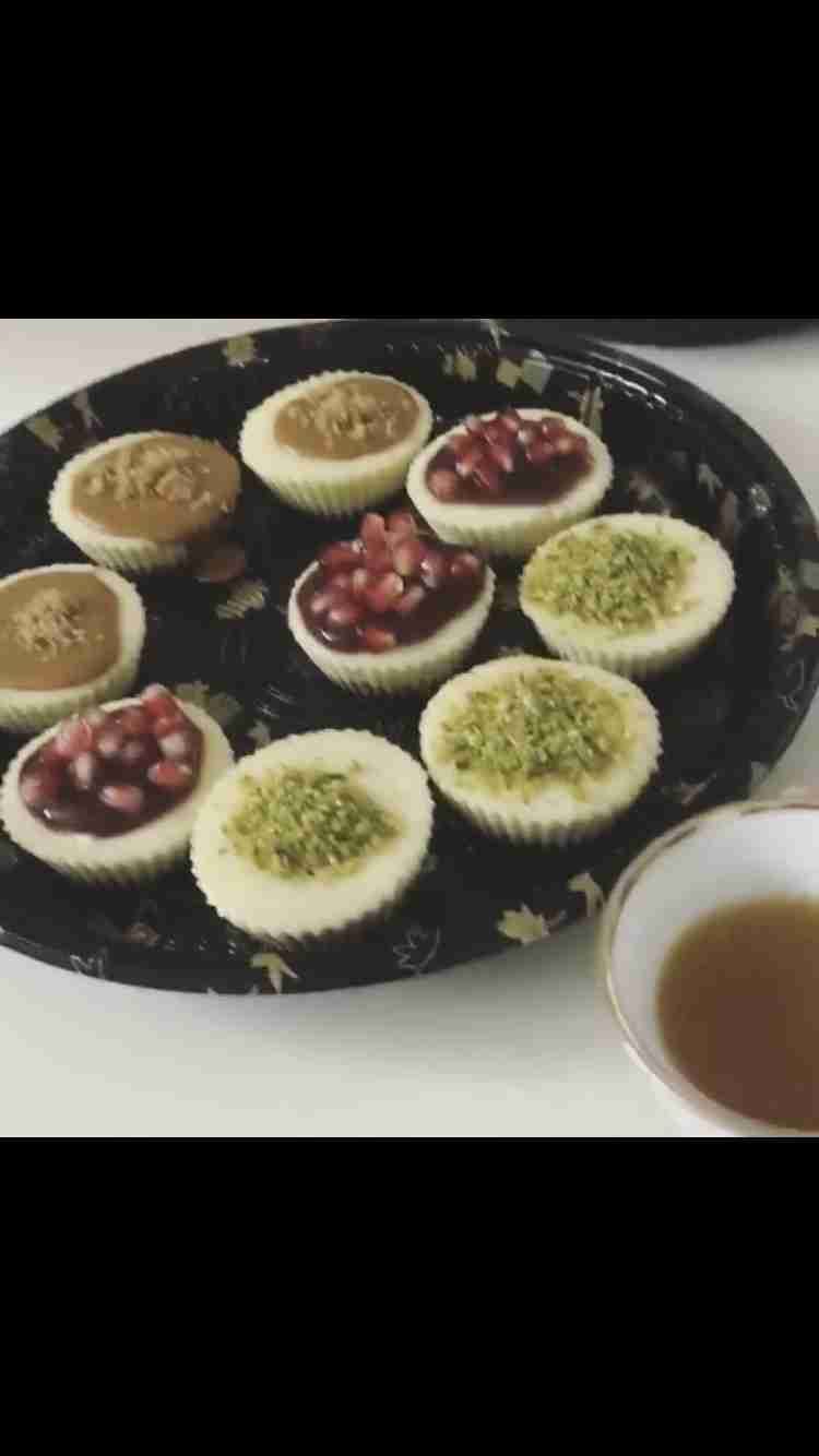 حلويات
لا تنسَ أنك شاهدت هذا الإعلان في عنكبوت
منيو السلطات :
سلطة الجرجير بالرمان والمكسرات...