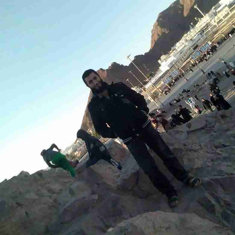 معلم رياضيات جميع المراحل واحصاء لطلبة التمهيدي
لا تنسَ أنك شاهدت هذا الإعلان في عنكبوت
معلم...