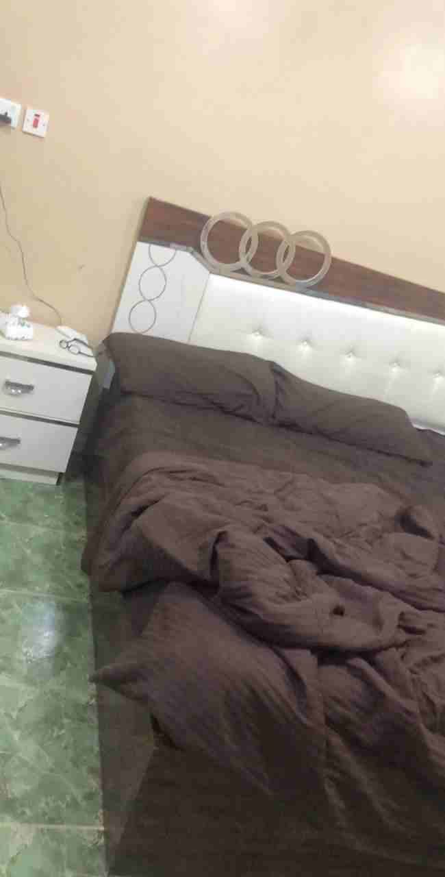غرفة نوم صيني مع المرتبه كامله اغراضها
لا تنسَ أنك شاهدت هذا الإعلان في عنكبوت
غرفة نوم مع مرتبه...