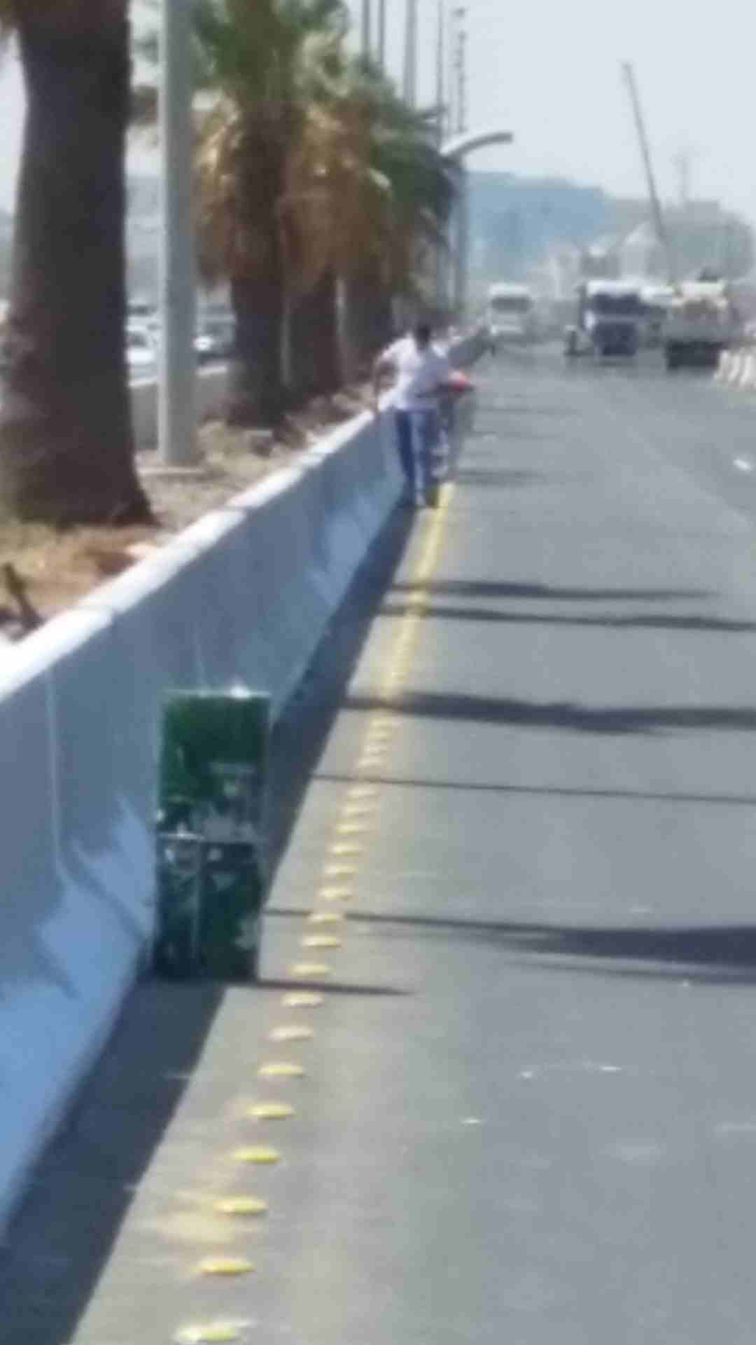 دهان جميع انواع الدهانات والديكورات المنزليه الحديثه.
لا تنسَ أنك شاهدت هذا الإعلان في عنكبوت
الد...