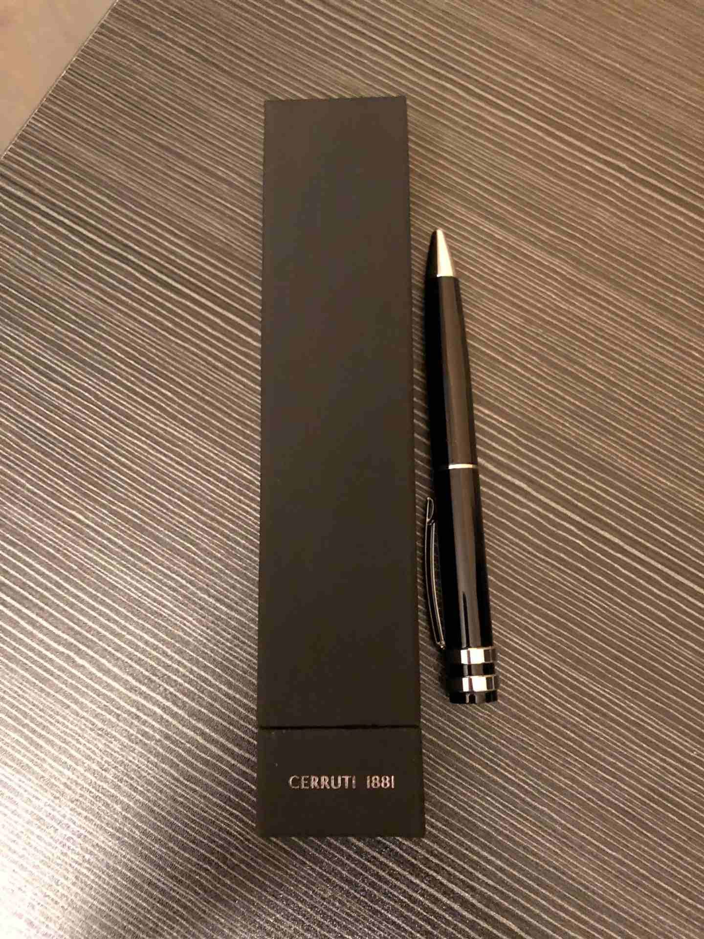 قلم ماركة Cerruti 1881 للبيع
لا تنسَ أنك شاهدت هذا الإعلان في عنكبوت
نوعية فاخرة وجميلة...