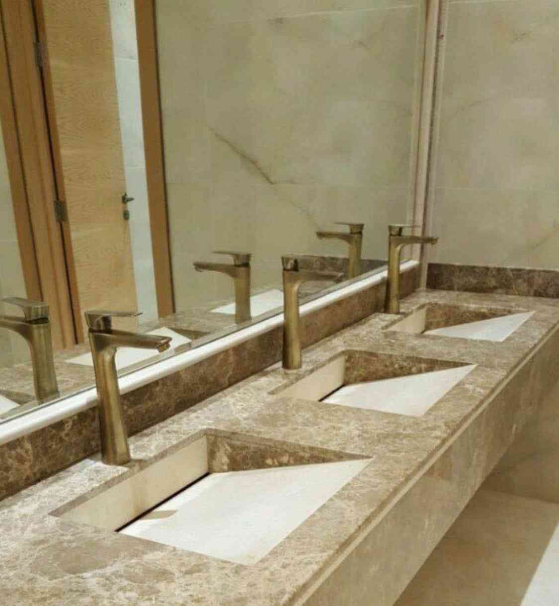 مغاسل رخام طبيعي موديلات قمه في الروعه و الجمال بسعر المصنع
لا تنسَ أنك شاهدت هذا الإعلان في عنكبوت...
