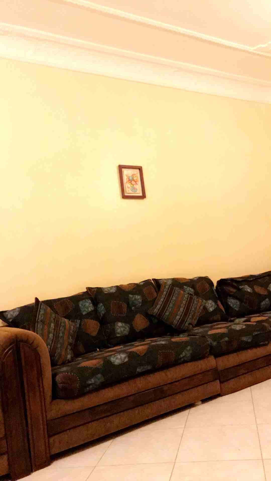 كنب مجلس كامل
لا تنسَ أنك شاهدت هذا الإعلان في عنكبوت
كنب مجلس 4*4 بحاله جيده مع الخداديات...