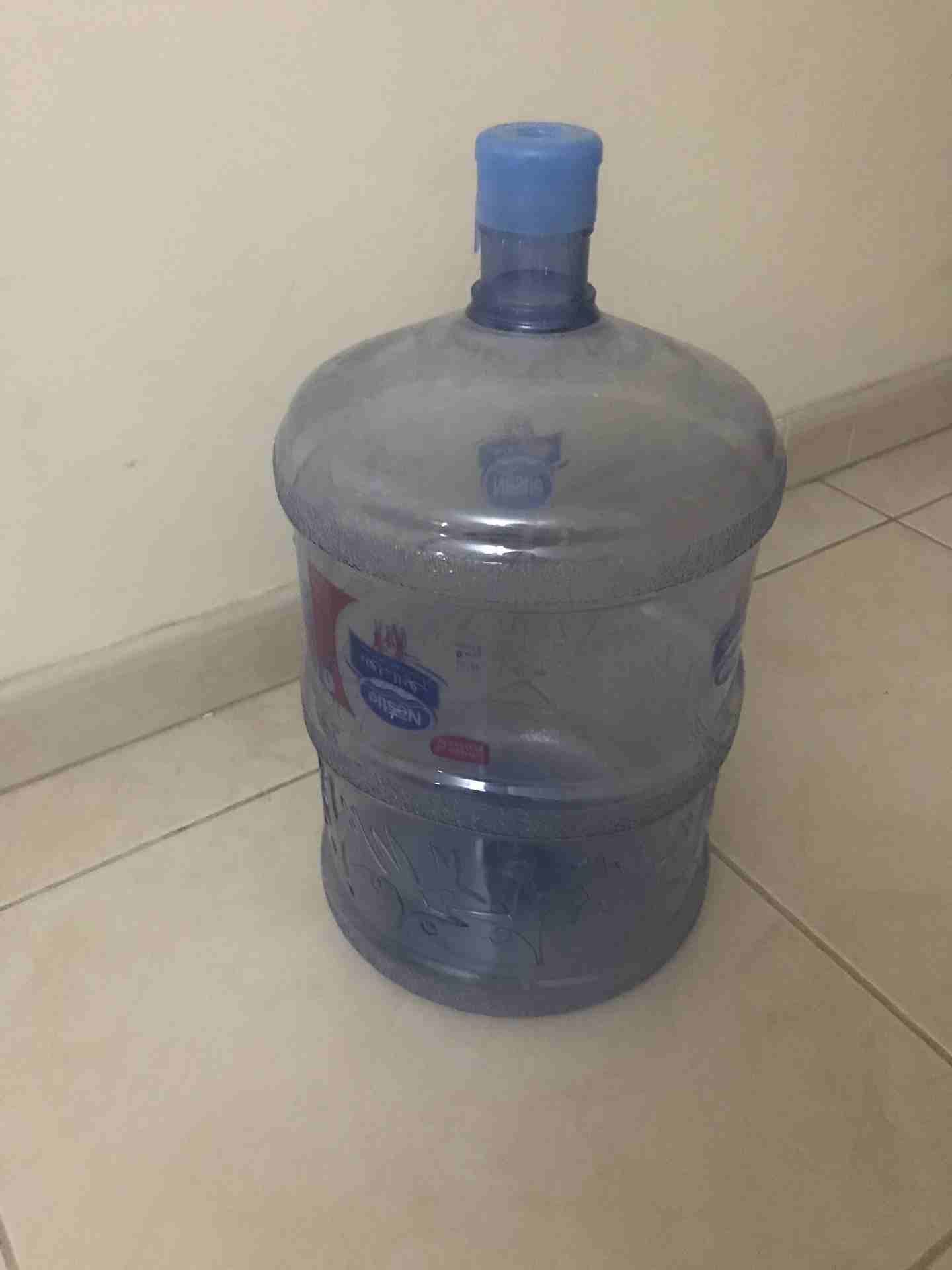 قارورات مياه نستله
لا تنسَ أنك شاهدت هذا الإعلان في عنكبوت
عدد 4 قارورات مياه نستله...