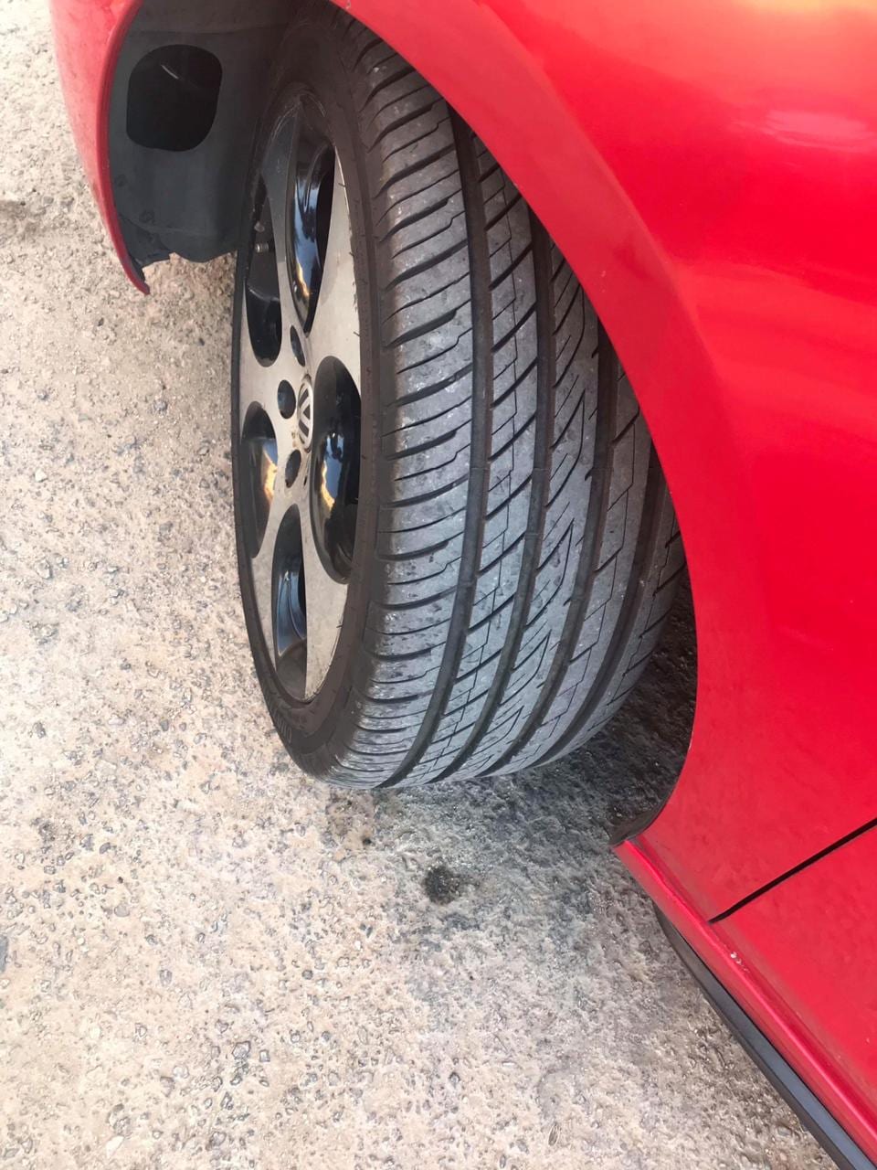 golf hit 2011
لا تنسَ أنك شاهدت هذا الإعلان في عنكبوت
جولف GTI 2011
2000 cc turbo
فرش جلد
حس...