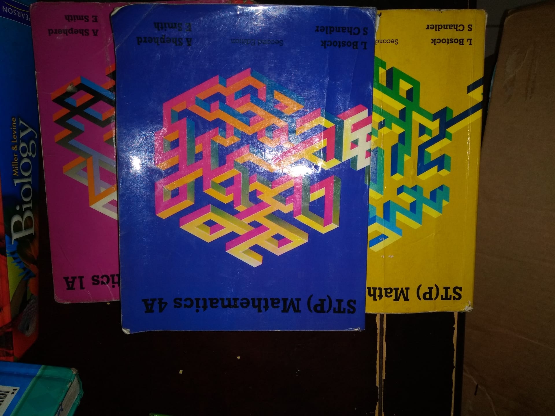 igcse books
لا تنسَ أنك شاهدت هذا الإعلان في عنكبوت
books range from 65 to 150...