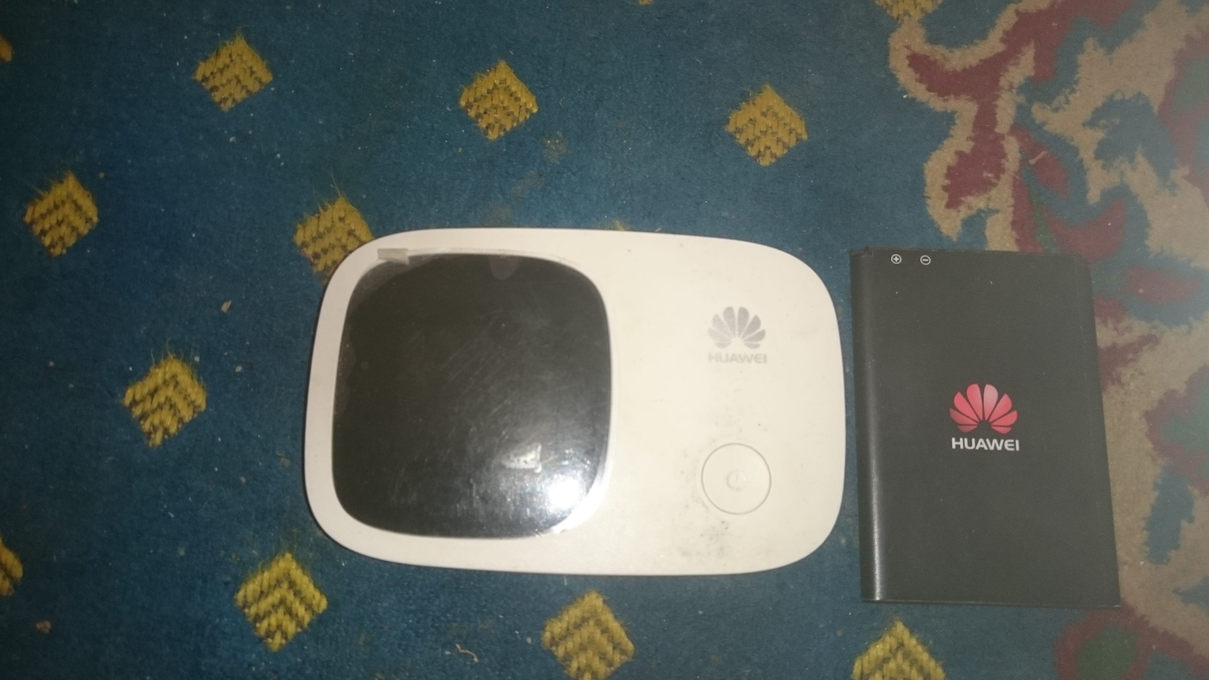 جوال سونئ مع رواتر هواوئ WiFi بيشغل جميع الشريح النت
لا تنسَ أنك شاهدت هذا الإعلان في عنكبوت...