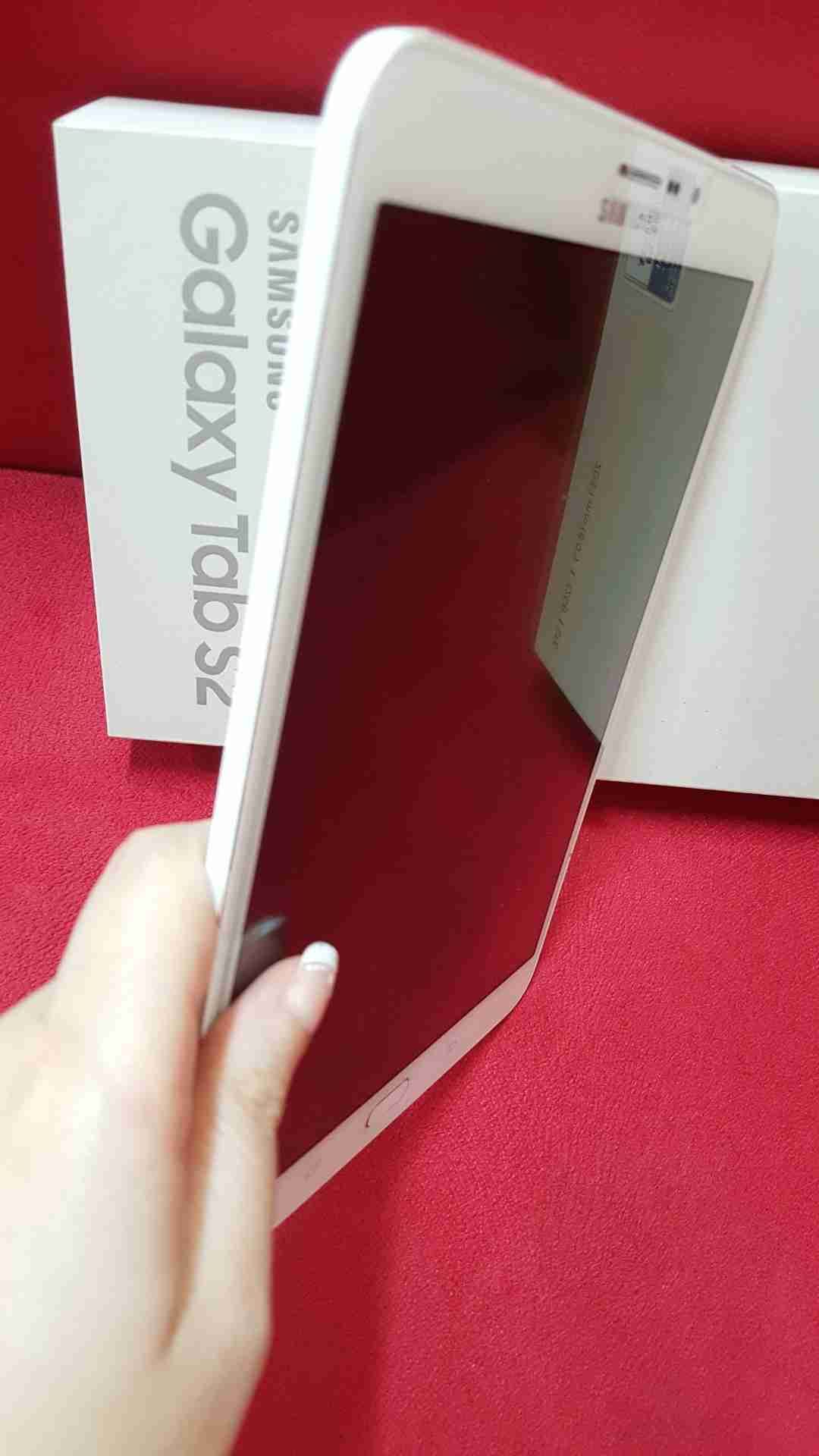 Galaxy Tab S2 أبيض
لا تنسَ أنك شاهدت هذا الإعلان في عنكبوت
السلام عليكم..
عندي جالكسي تاب اس...