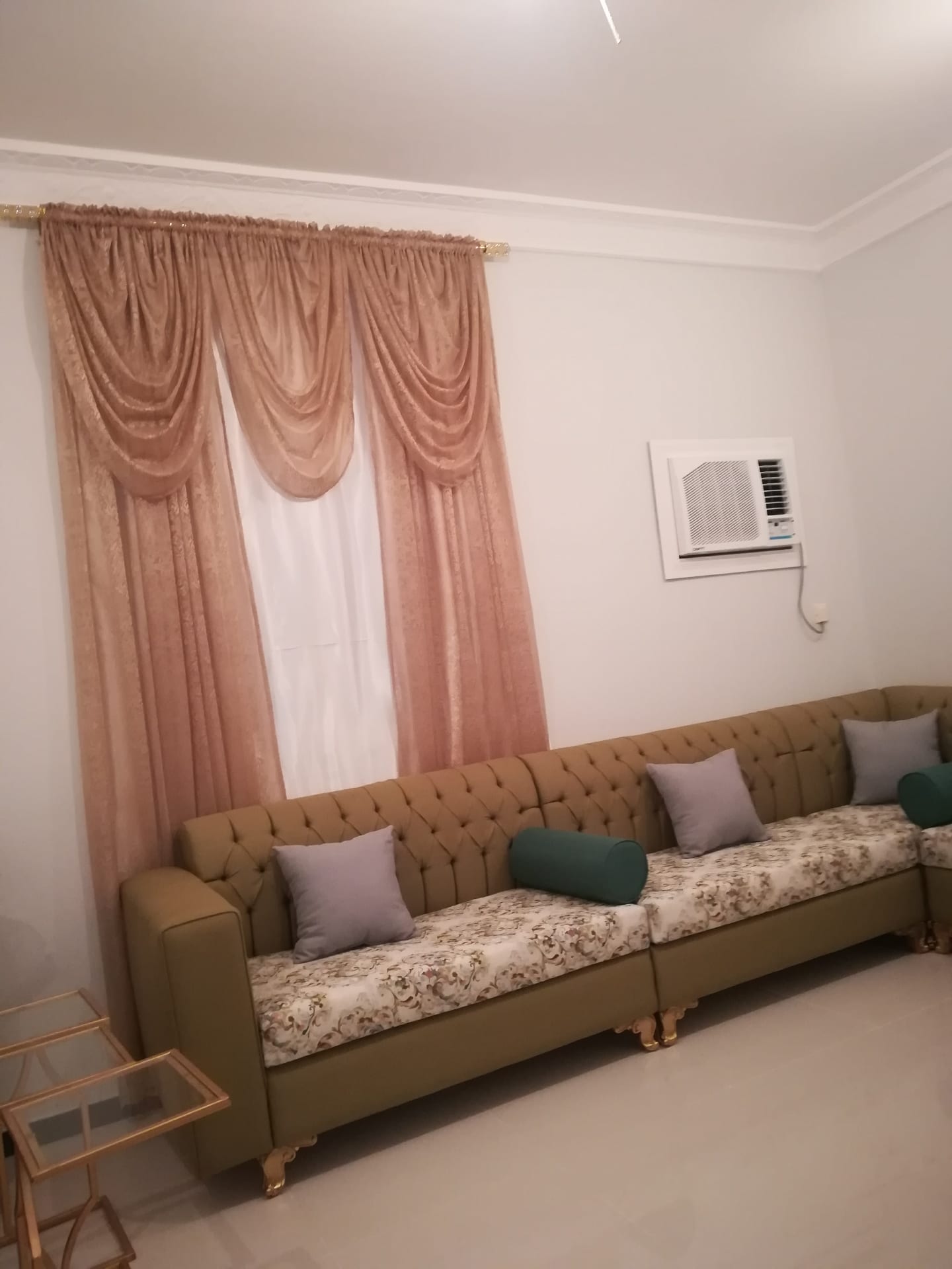 كنب جديد
لا تنسَ أنك شاهدت هذا الإعلان في عنكبوت
معرض الوفاء الستائر والديكور جديد حسب الطلب...