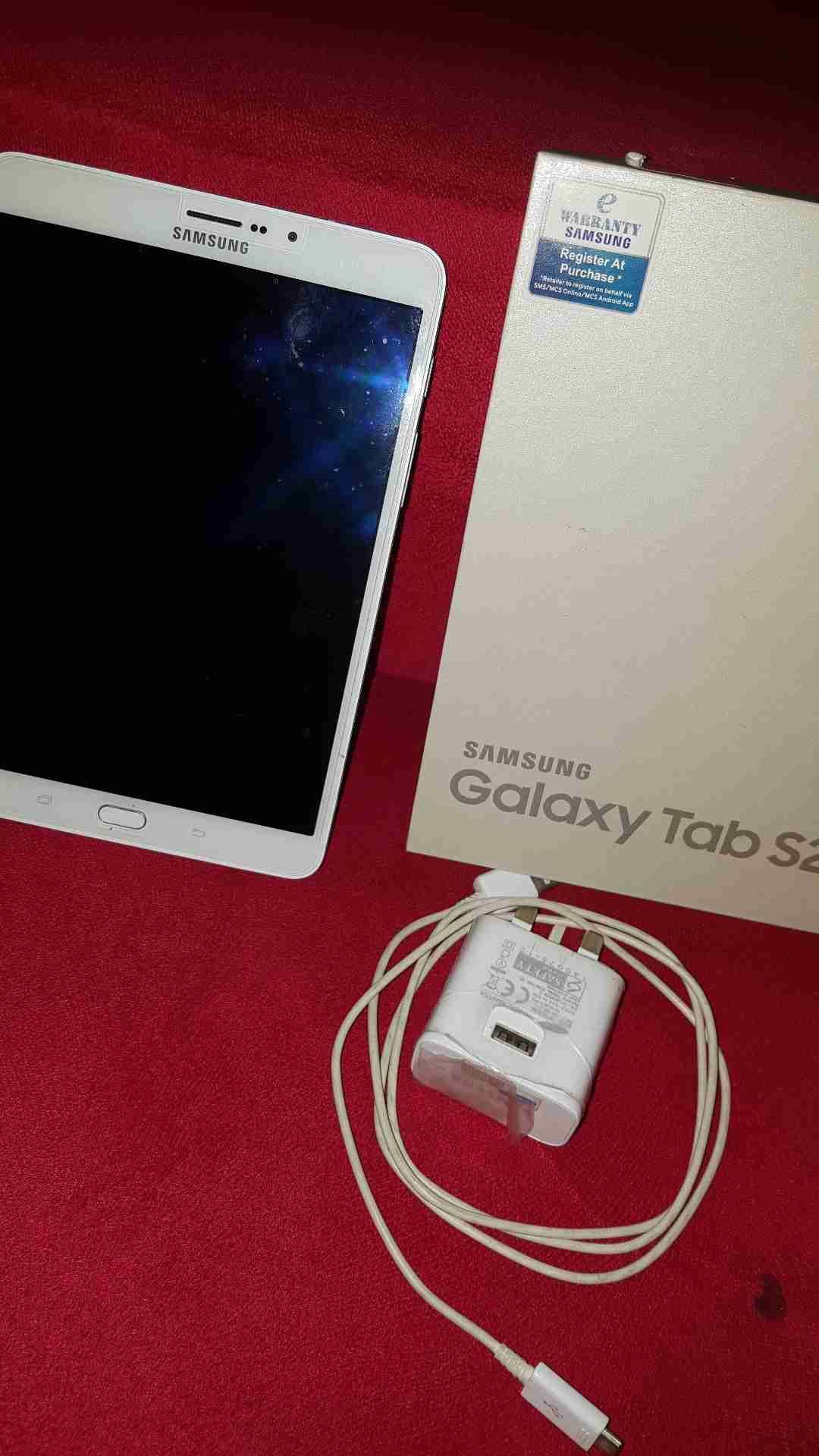 Galaxy Tab S2 أبيض
لا تنسَ أنك شاهدت هذا الإعلان في عنكبوت
السلام عليكم..
عندي جالكسي تاب اس...