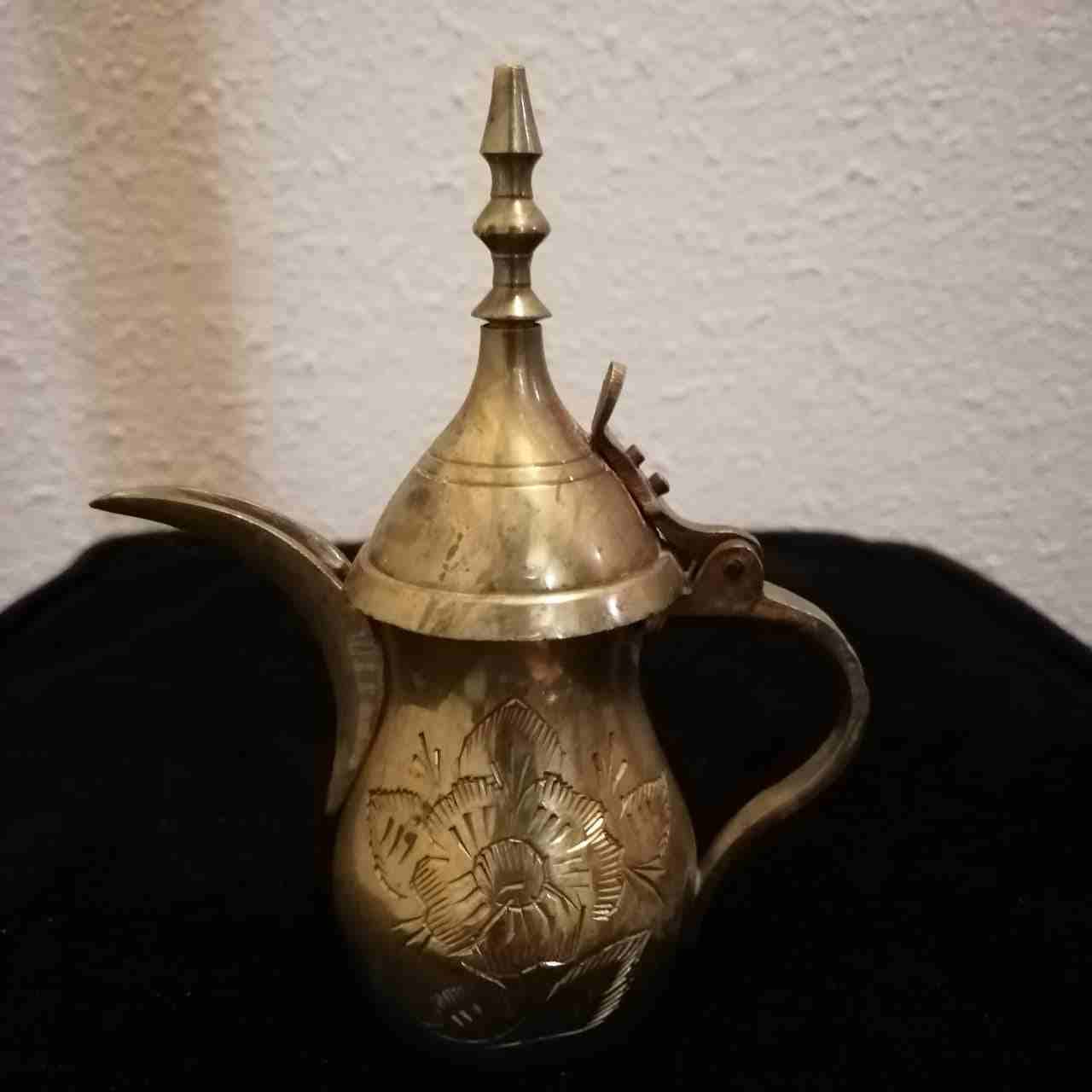 تحف قديمه تراثيه للبيع
لا تنسَ أنك شاهدت هذا الإعلان في عنكبوت
تحف قديمه تراثيه للبيع...