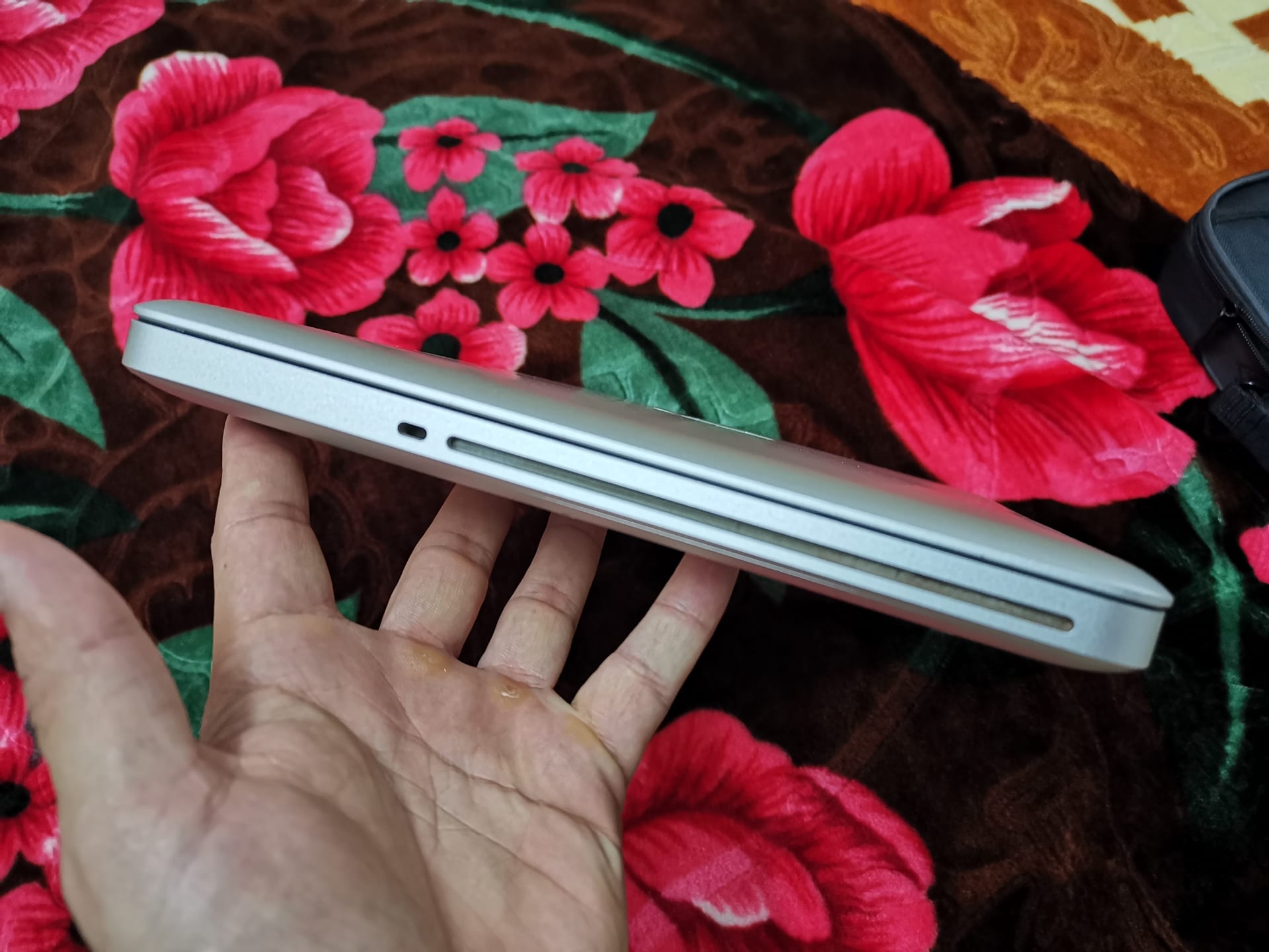 ماك بوك برو i7 كل شي فيه وكالة نظيف للبيع
لا تنسَ أنك شاهدت هذا الإعلان في عنكبوت
ماك بوك برو...