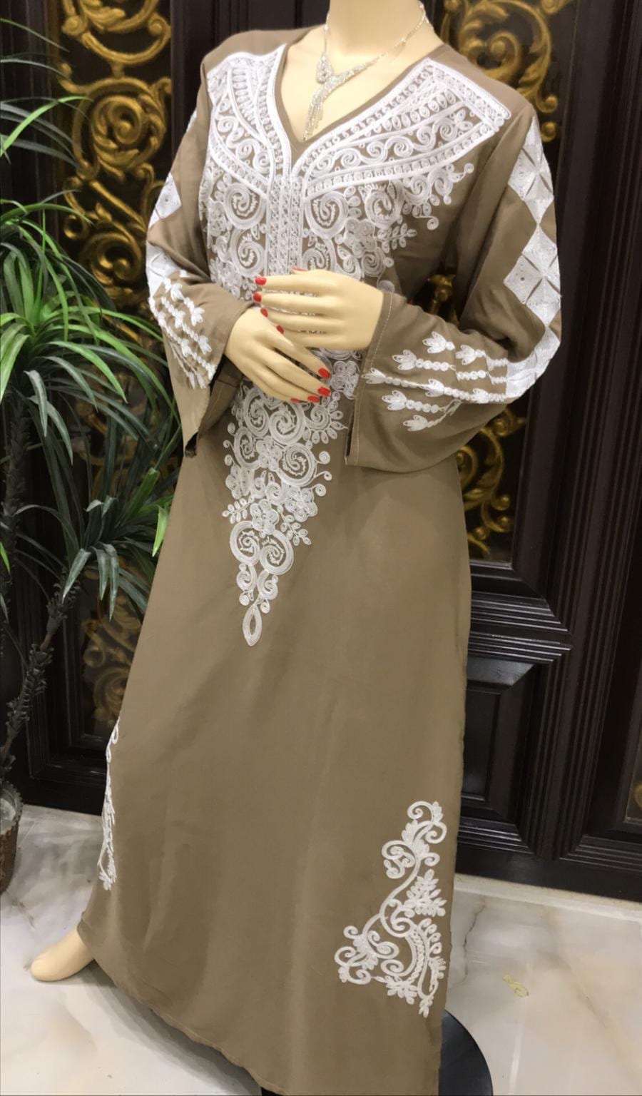 جلابيات تطريز فاخر
لا تنسَ أنك شاهدت هذا الإعلان في عنكبوت
للبيع دراعات ( جلابيات ) .
بألوان...