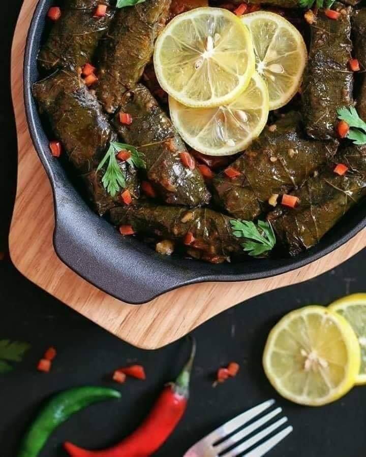 ورق عنب العشق
لا تنسَ أنك شاهدت هذا الإعلان في عنكبوت
ورق عنب و كروم بخلطه لذيذه وسمبوسه مقرم...