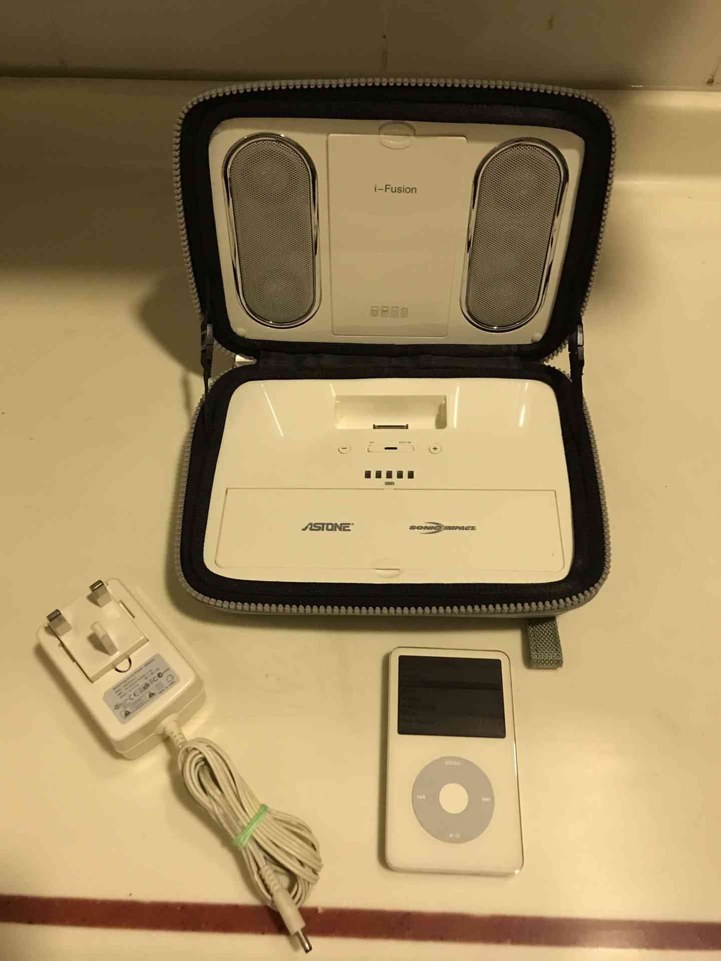سماعه IPod محموله ماركه Astone
لا تنسَ أنك شاهدت هذا الإعلان في عنكبوت
سماعه IPod محموله بحا...