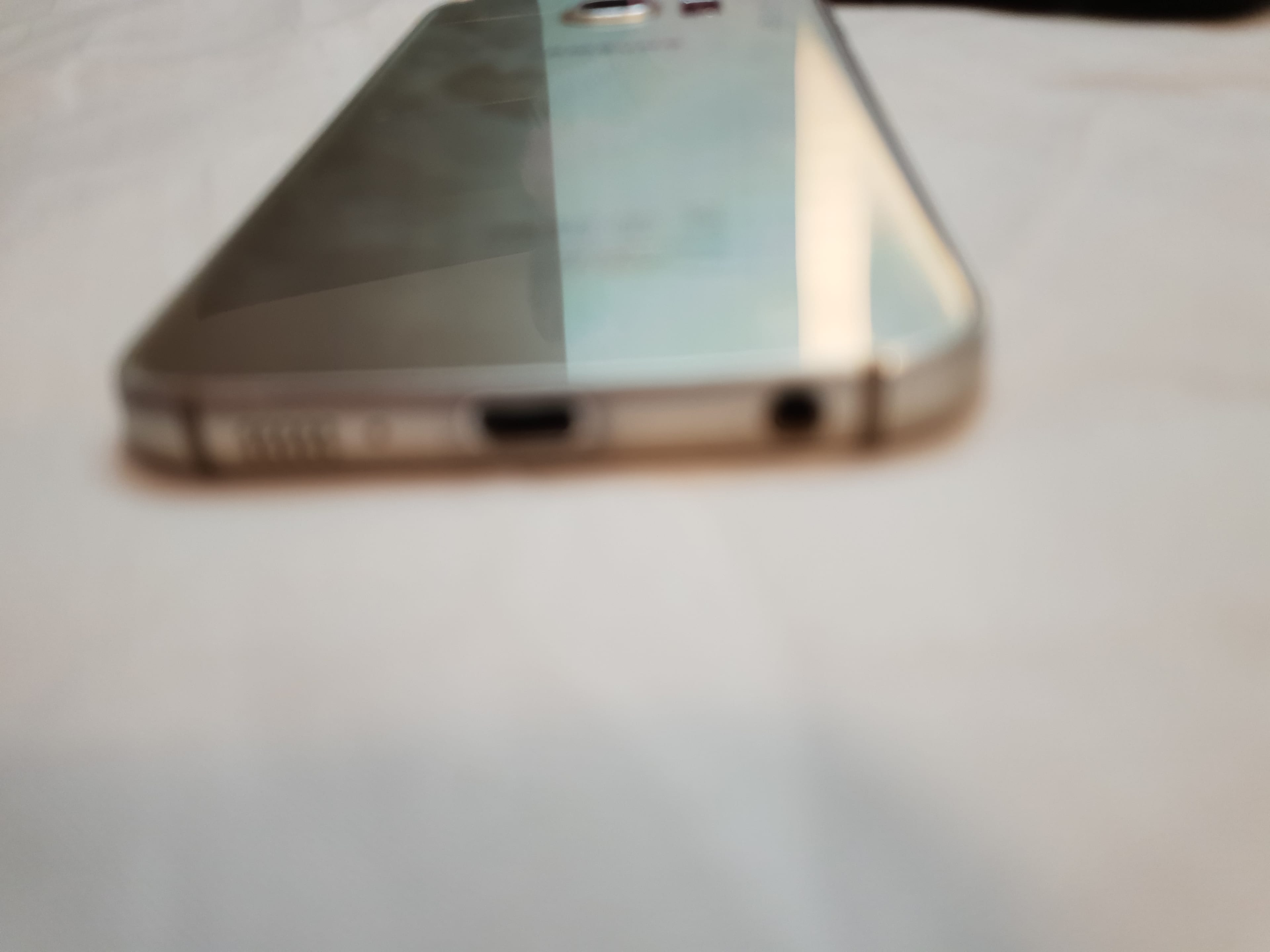 s6 edge 64 giga in a good condition
لا تنسَ أنك شاهدت هذا الإعلان في عنكبوت
لا يشكو من شيئ س...