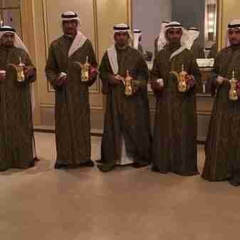 قهوجين وقهوجيات صبابين وصبابات
لا تنسَ أنك شاهدت هذا الإعلان في عنكبوت
قهوجين وقهوجيات صبابين...