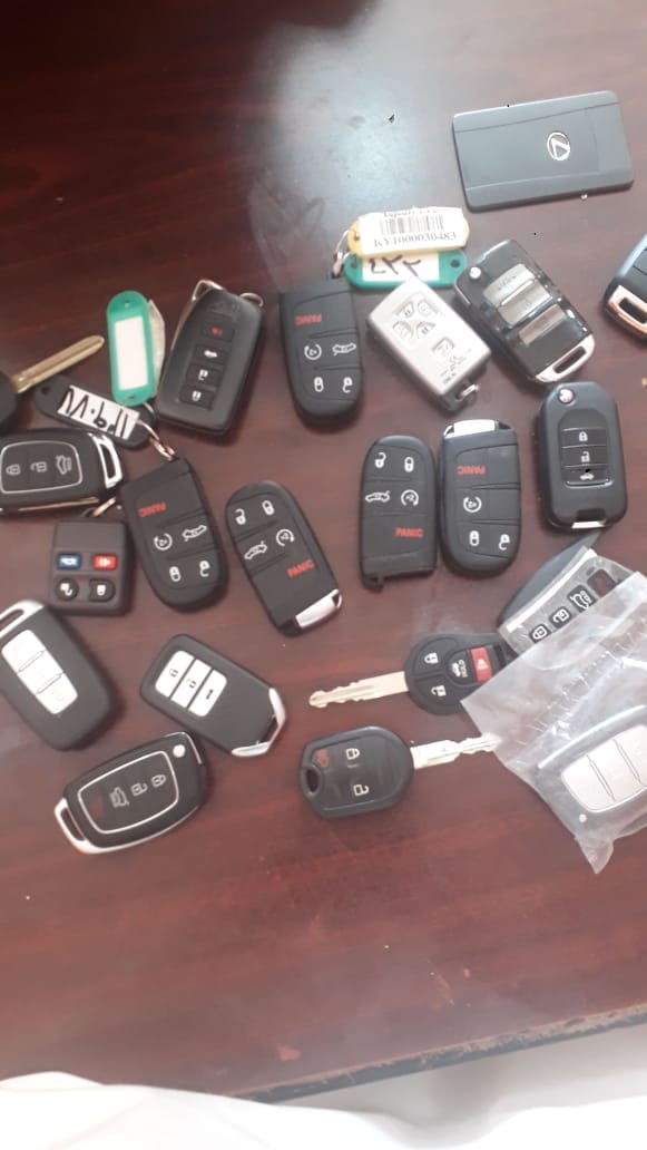 برمجه مفاتيح سيارت حديثه
لا تنسَ أنك شاهدت هذا الإعلان في عنكبوت
محل مفاتيح سيارت...