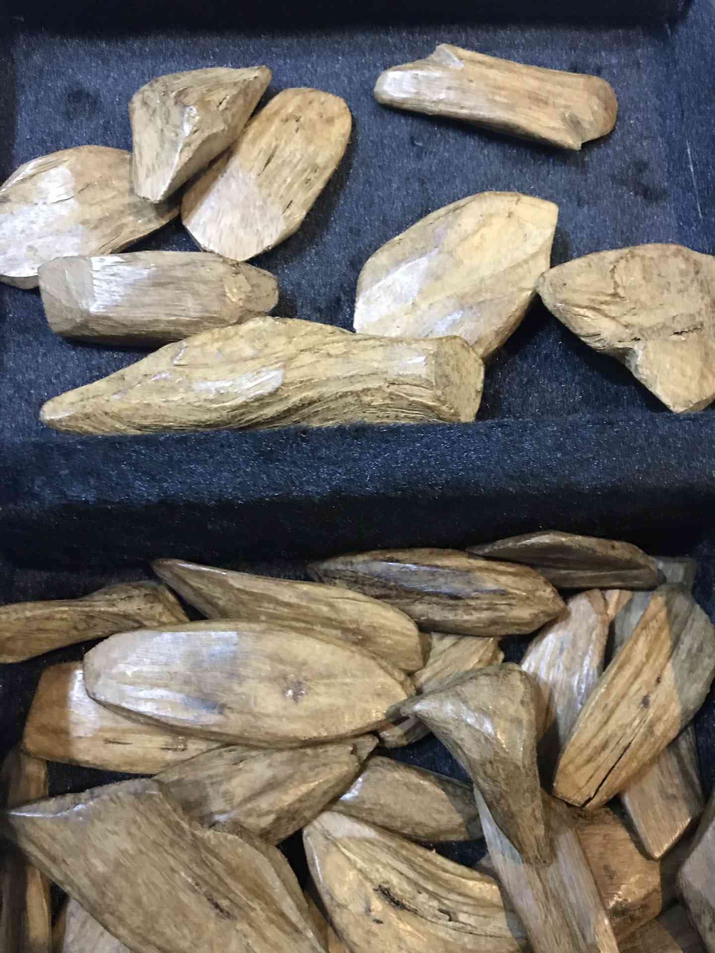 عوود اشقر
لا تنسَ أنك شاهدت هذا الإعلان في عنكبوت
يوجد عود مروكي اشقر كسر مباخر يجمل ويبيض ال...