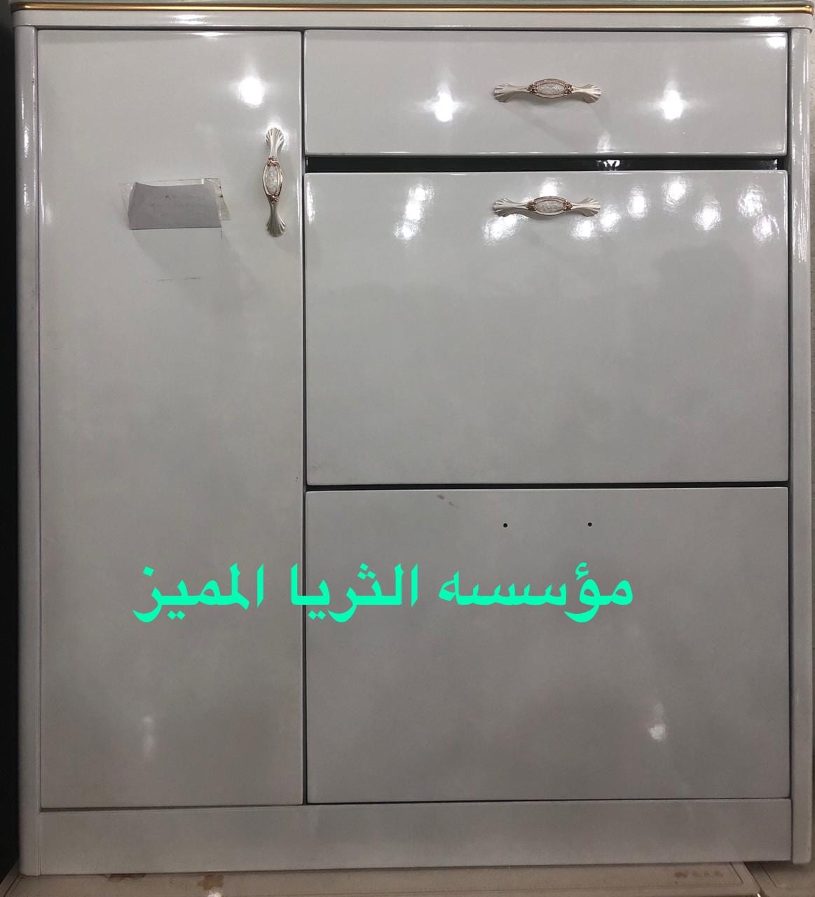 جزامه احذية خامة ممتازة من فوق زجاج وادراج جديدة بالكرتون
لا تنسَ أنك شاهدت هذا الإعلان في عنكبوت...