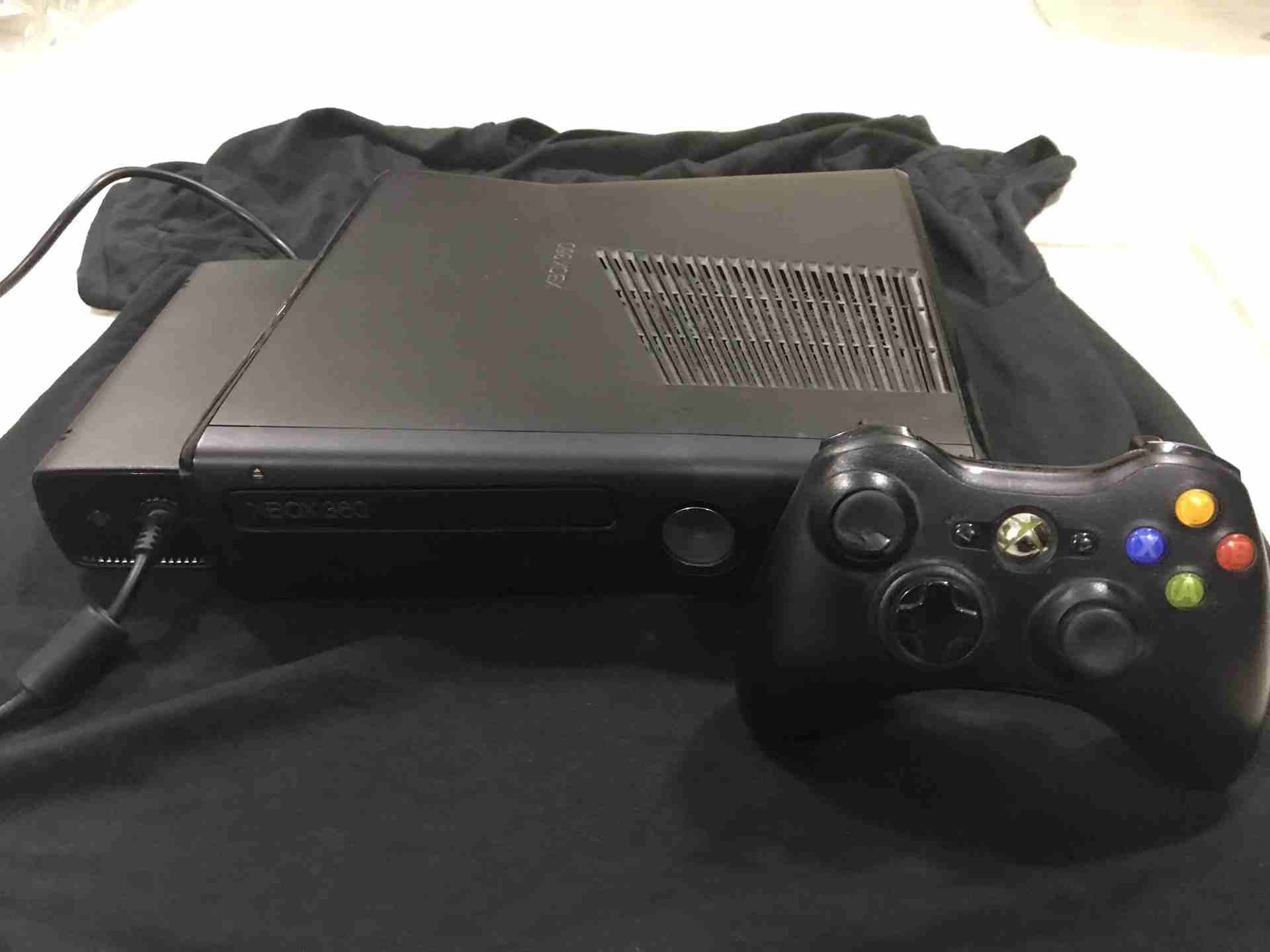 Dammam - Used Xbox 360 console for sale
لا تنسَ أنك شاهدت هذا الإعلان في عنكبوت
كل شي نضيف و شغال...