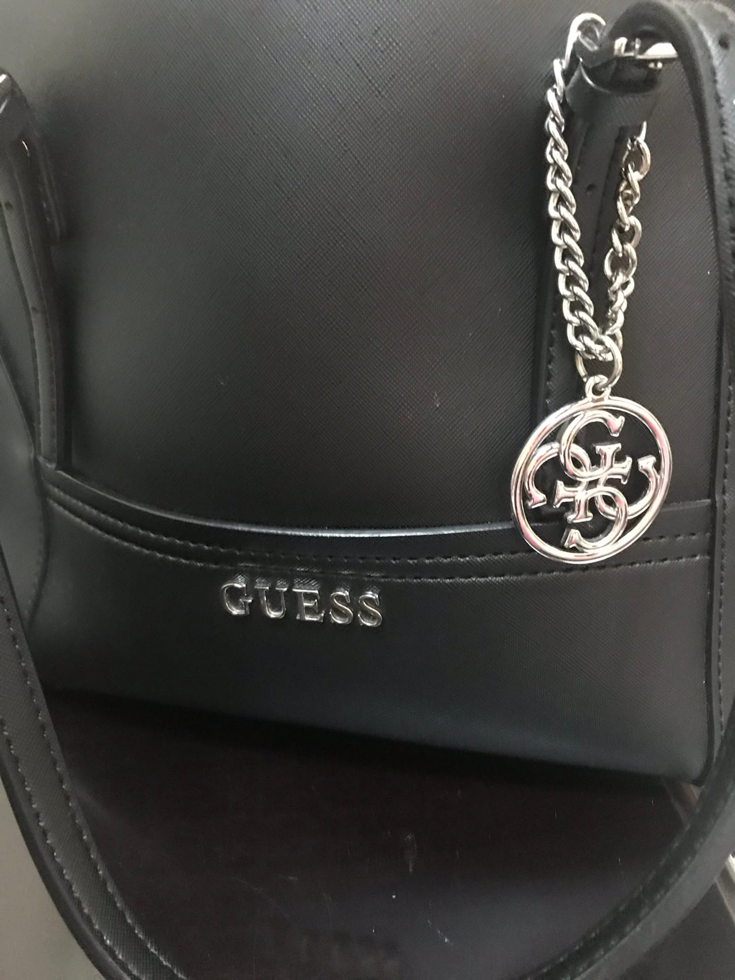 حقيبة يد ماركة GUESS الأصلية للبيع
لا تنسَ أنك شاهدت هذا الإعلان في عنكبوت
حقيبة يد ماركة GU...