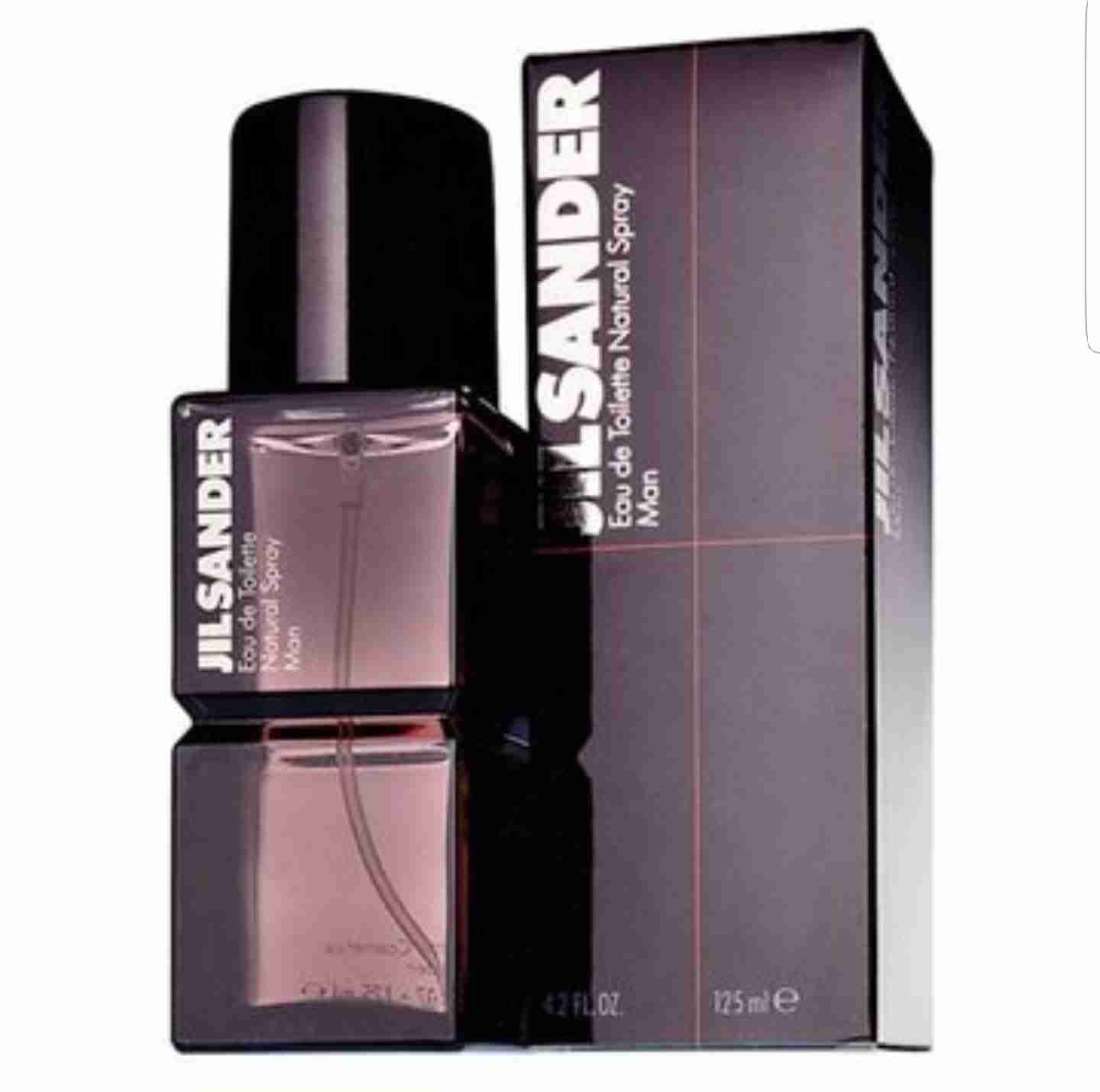 عطر جيل سندر بسعر مغري
لا تنسَ أنك شاهدت هذا الإعلان في عنكبوت
عطر الملوك
عطر الملك فهد رحم...