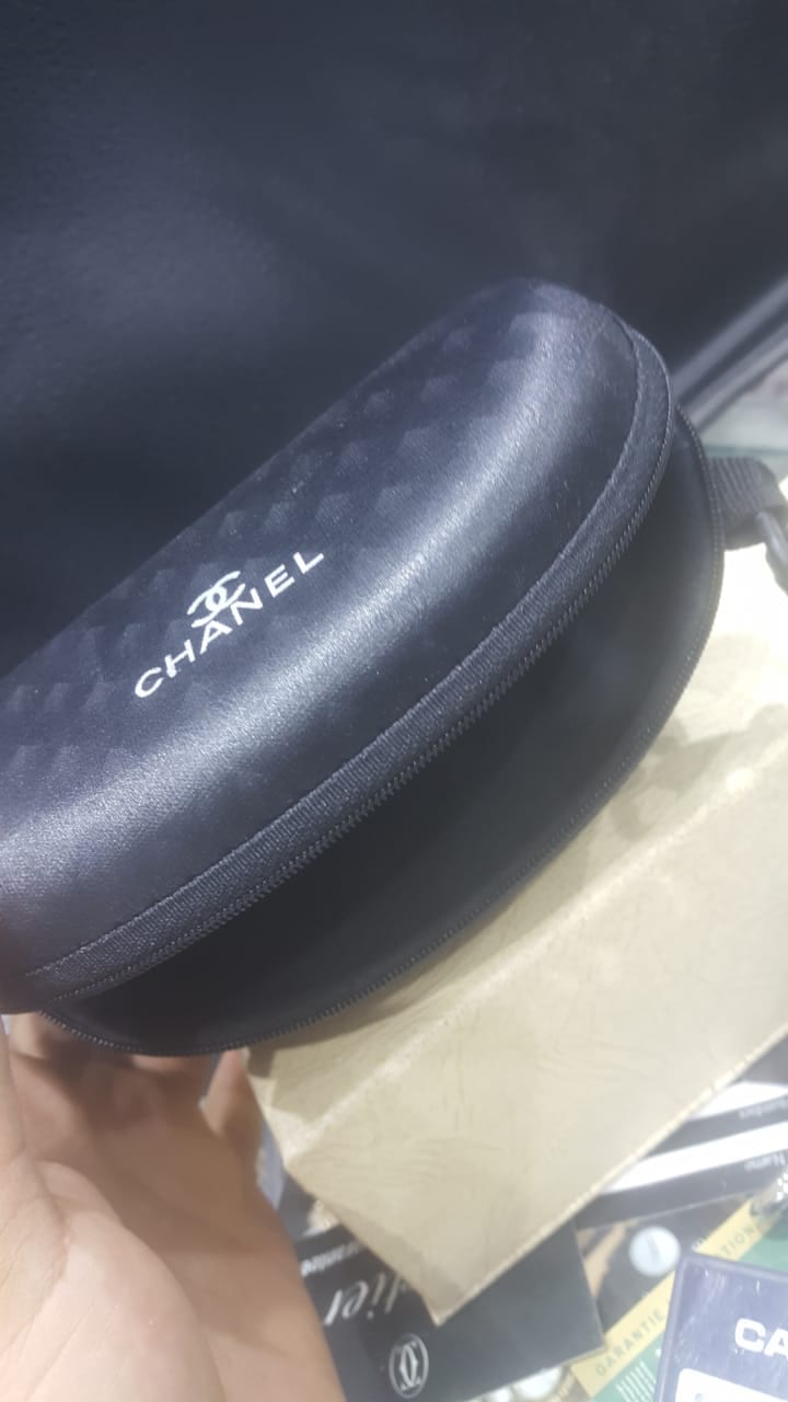 نظارات شانيل جمله ومفرق
لا تنسَ أنك شاهدت هذا الإعلان في عنكبوت
CHANEL
نظارات ماركة شانيل
ن...