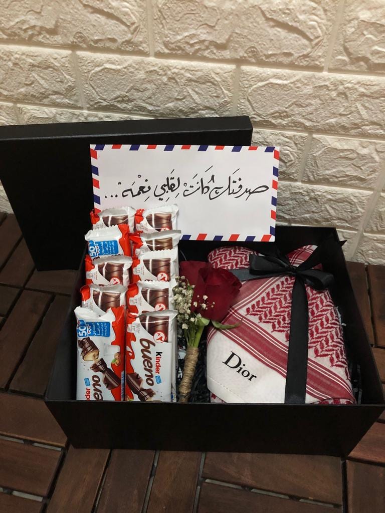 منسقة هدايا اشمغه وغتر وساعات وميك اب مميز
لا تنسَ أنك شاهدت هذا الإعلان في عنكبوت
توصيل لل...