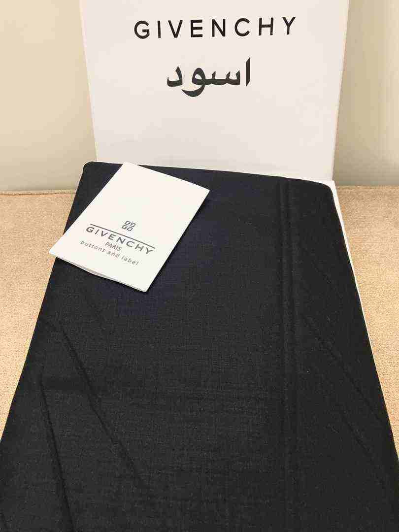أقمشة جفينشى
لا تنسَ أنك شاهدت هذا الإعلان في عنكبوت
اقمشة جفينشى الرجالية
قماش صيفى ابيض وكريمى...