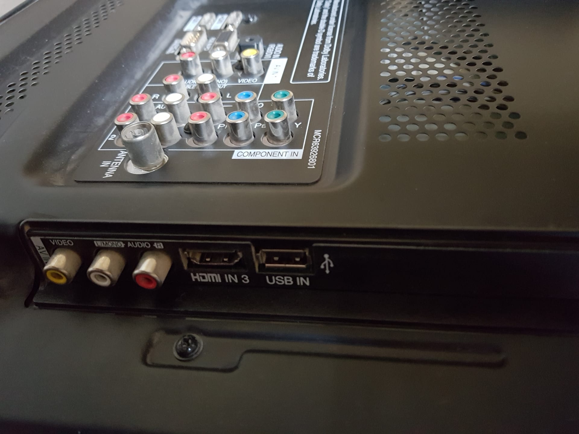 شاشة HD 42 بوصة صناعة كورية LCD 2 مخارج HD 2 مخرج usb
لا تنسَ أنك شاهدت هذا الإعلان في عنكبوت...