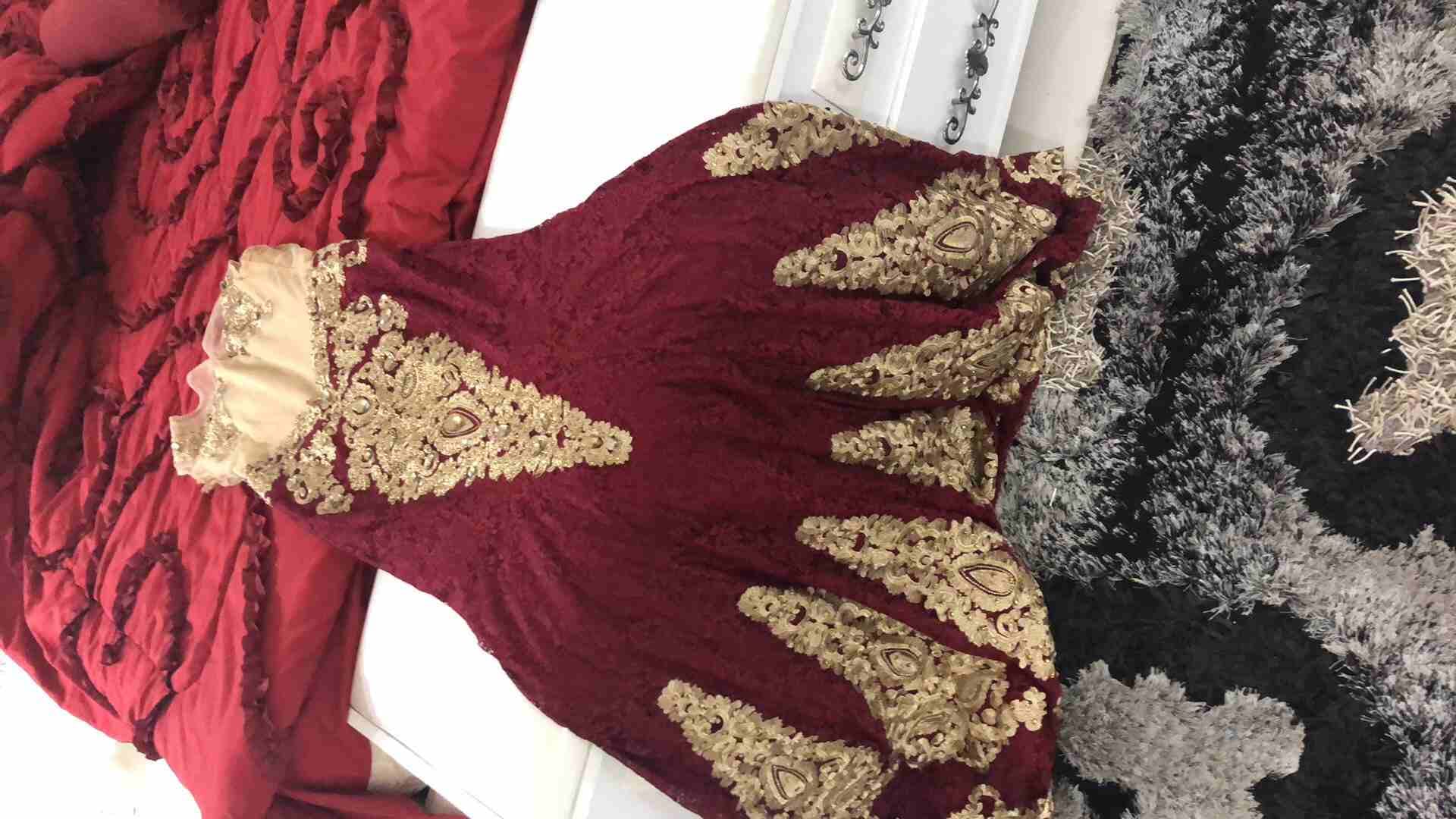 فستان سهرهه
لا تنسَ أنك شاهدت هذا الإعلان في عنكبوت
ملبوس 4 ساعات فقط اخو الجديد شريته1500...