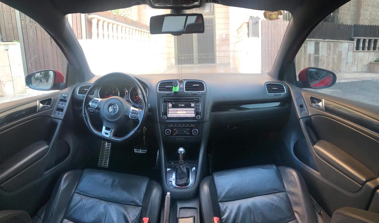 golf hit 2011
لا تنسَ أنك شاهدت هذا الإعلان في عنكبوت
جولف GTI 2011
2000 cc turbo
فرش جلد
حس...