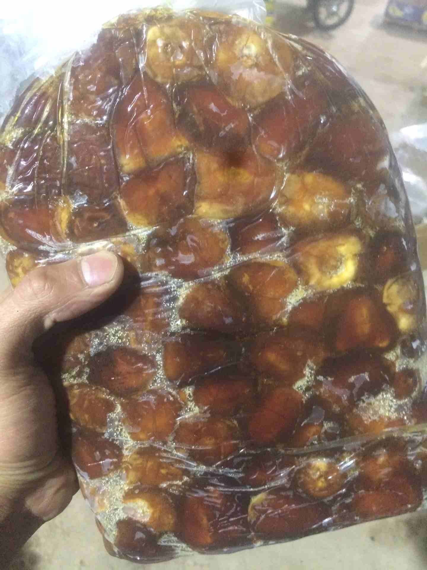 السلام عليكم ورحمة يوجد لدينا بفضلً الله وكثير عطاه تمور باسعار مغرية
لا تنسَ أنك شاهدت هذا الإعلان في عنكبوت...