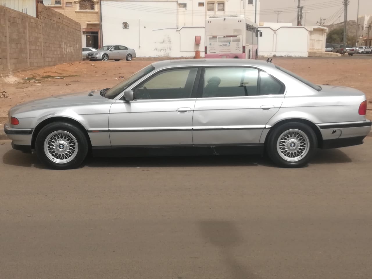 بي ام دبليو لارج موديل 2000
لا تنسَ أنك شاهدت هذا الإعلان في عنكبوت
مفحوص ومجدد...