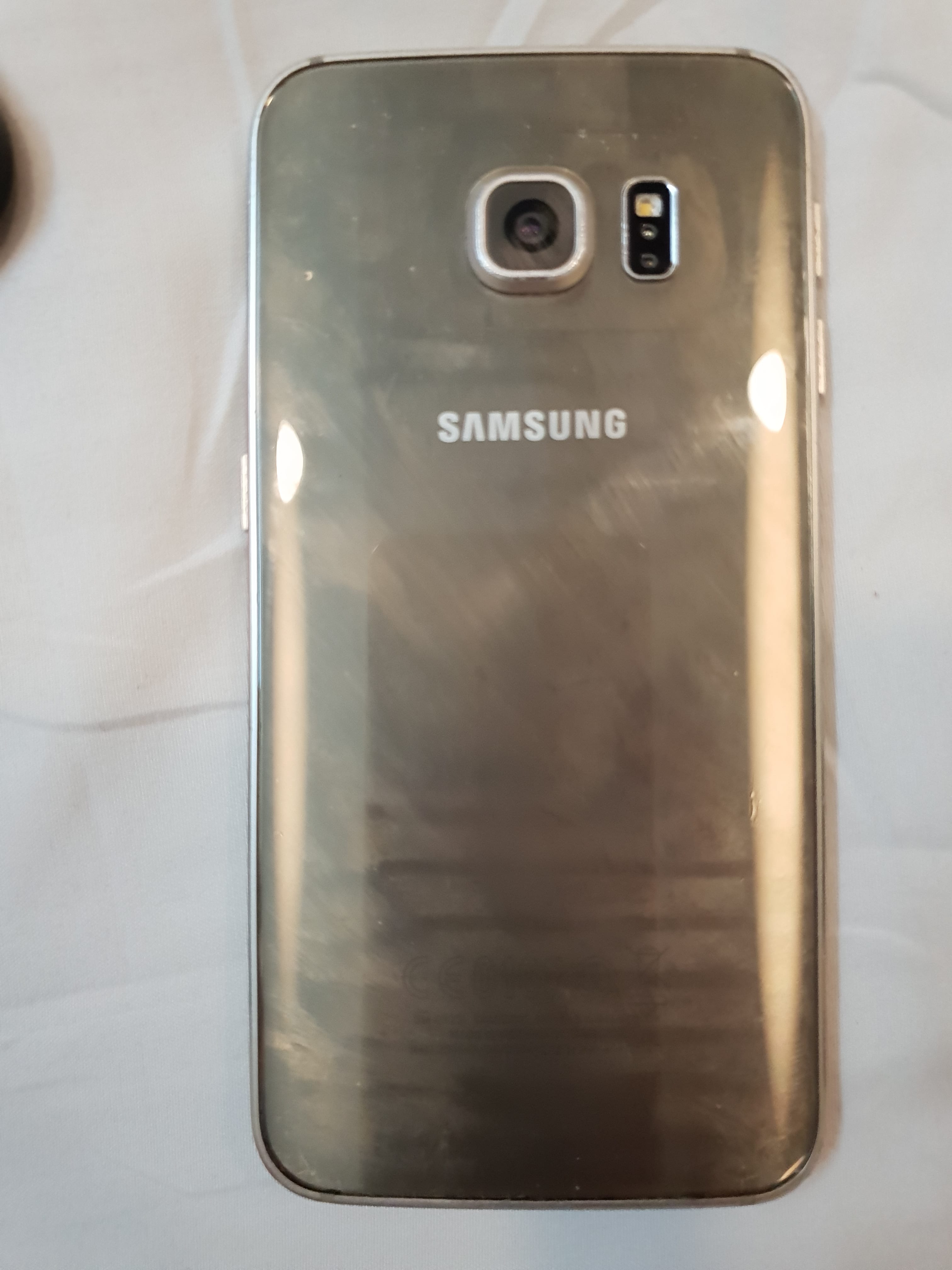 s6 edge 64 giga in a good condition
لا تنسَ أنك شاهدت هذا الإعلان في عنكبوت
لا يشكو من شيئ س...