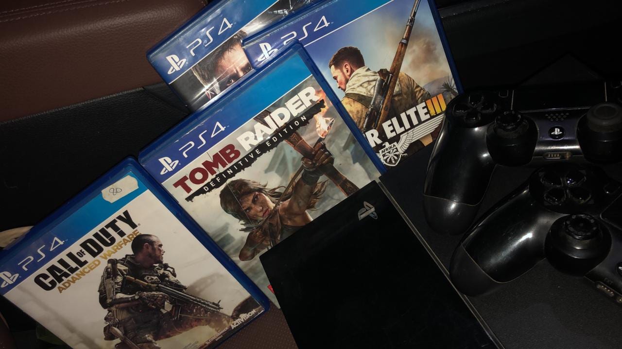 PS4 للبيغ
لا تنسَ أنك شاهدت هذا الإعلان في عنكبوت
500قيقا قيور 2 عدد الالعاب 4
الجهاز شغال وس...