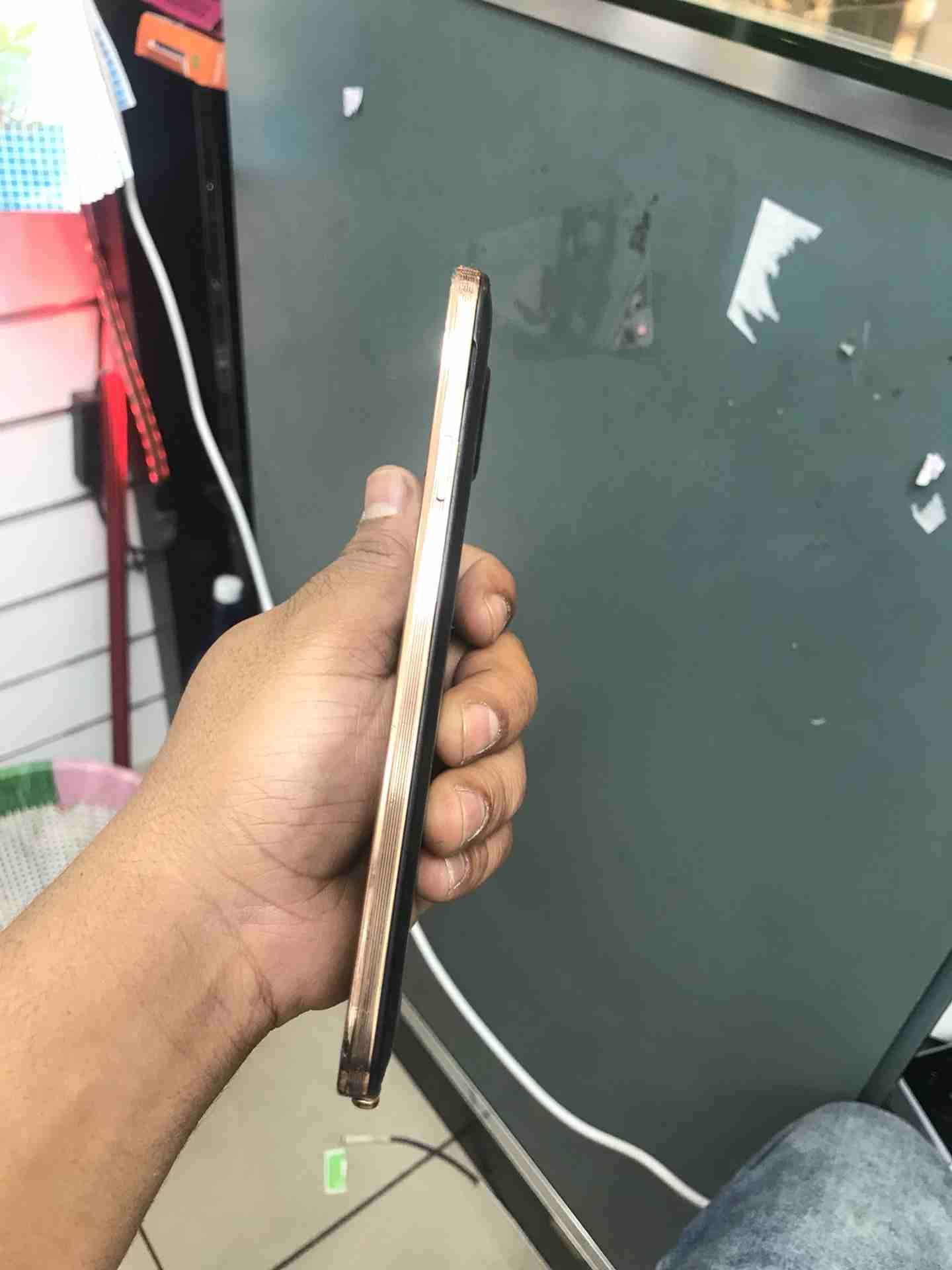 نوت3 للبيع
لا تنسَ أنك شاهدت هذا الإعلان في عنكبوت
حاله جيده 4G استخدام نضيف...