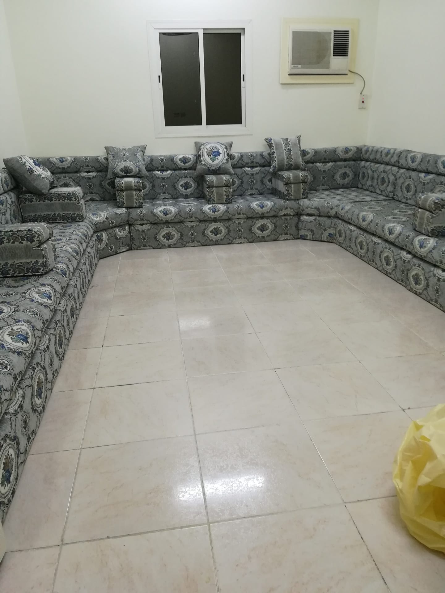 كنب جديد
لا تنسَ أنك شاهدت هذا الإعلان في عنكبوت
معرض الوفاء الستائر والديكور جديد حسب الطلب...