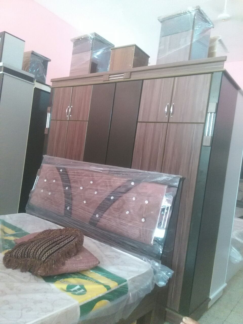 غرف نوم
لا تنسَ أنك شاهدت هذا الإعلان في عنكبوت
غرف نوم وطني 6 قطع
السعر يشمل التوصيل والترك...