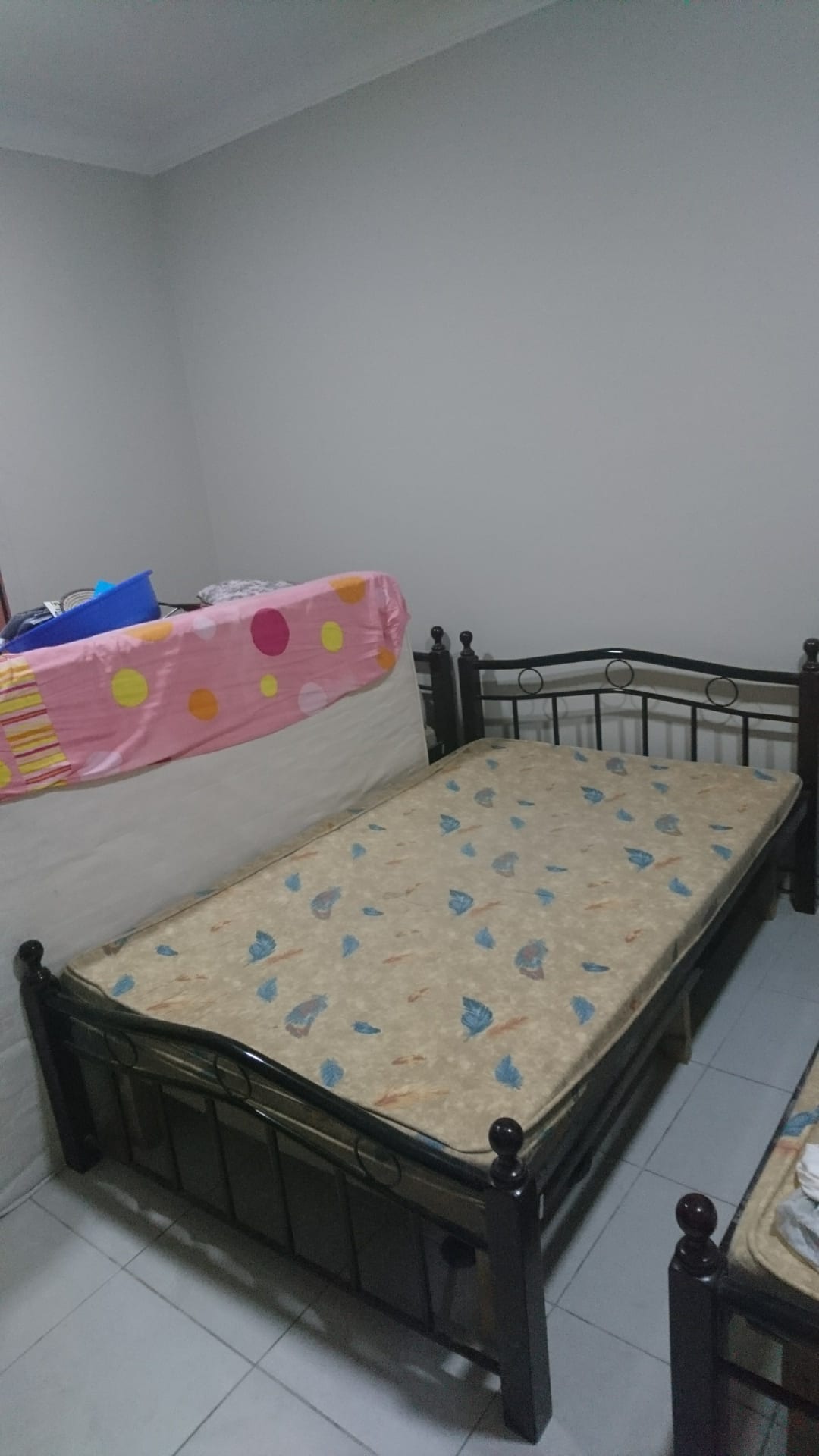 سرير ماليزي عرض 120سم كالجديد مع حامل خشب ومرتبة
لا تنسَ أنك شاهدت هذا الإعلان في عنكبوت
سرير...