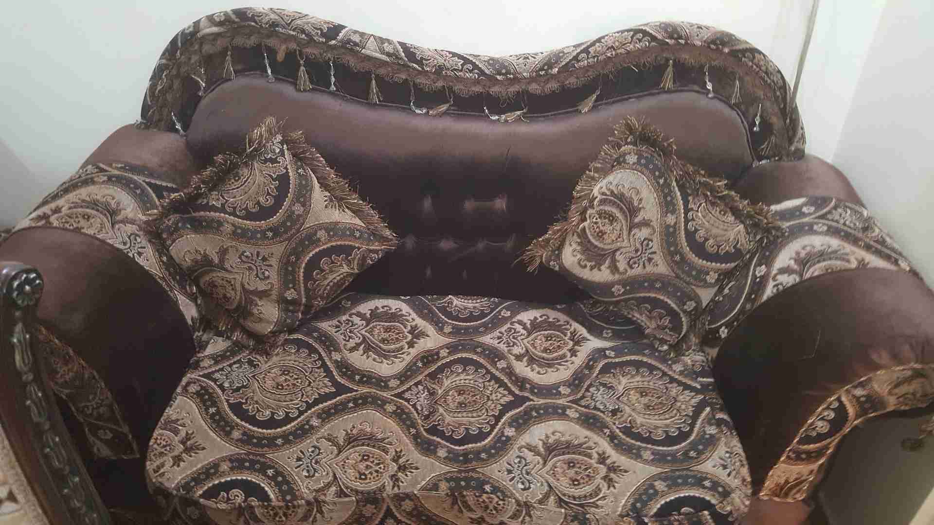 طقم قطيفه بني للبيع
لا تنسَ أنك شاهدت هذا الإعلان في عنكبوت
للبيع طقم قطيفه بني مكون من 4 قطع...