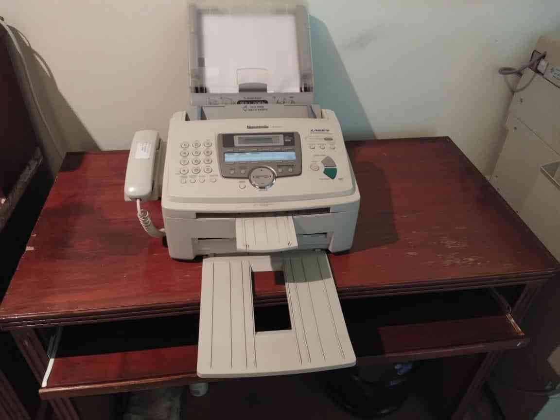 office equipment; scanner, printer, photocopier, fax machine
لا تنسَ أنك شاهدت هذا الإعلان في عنكبوت...