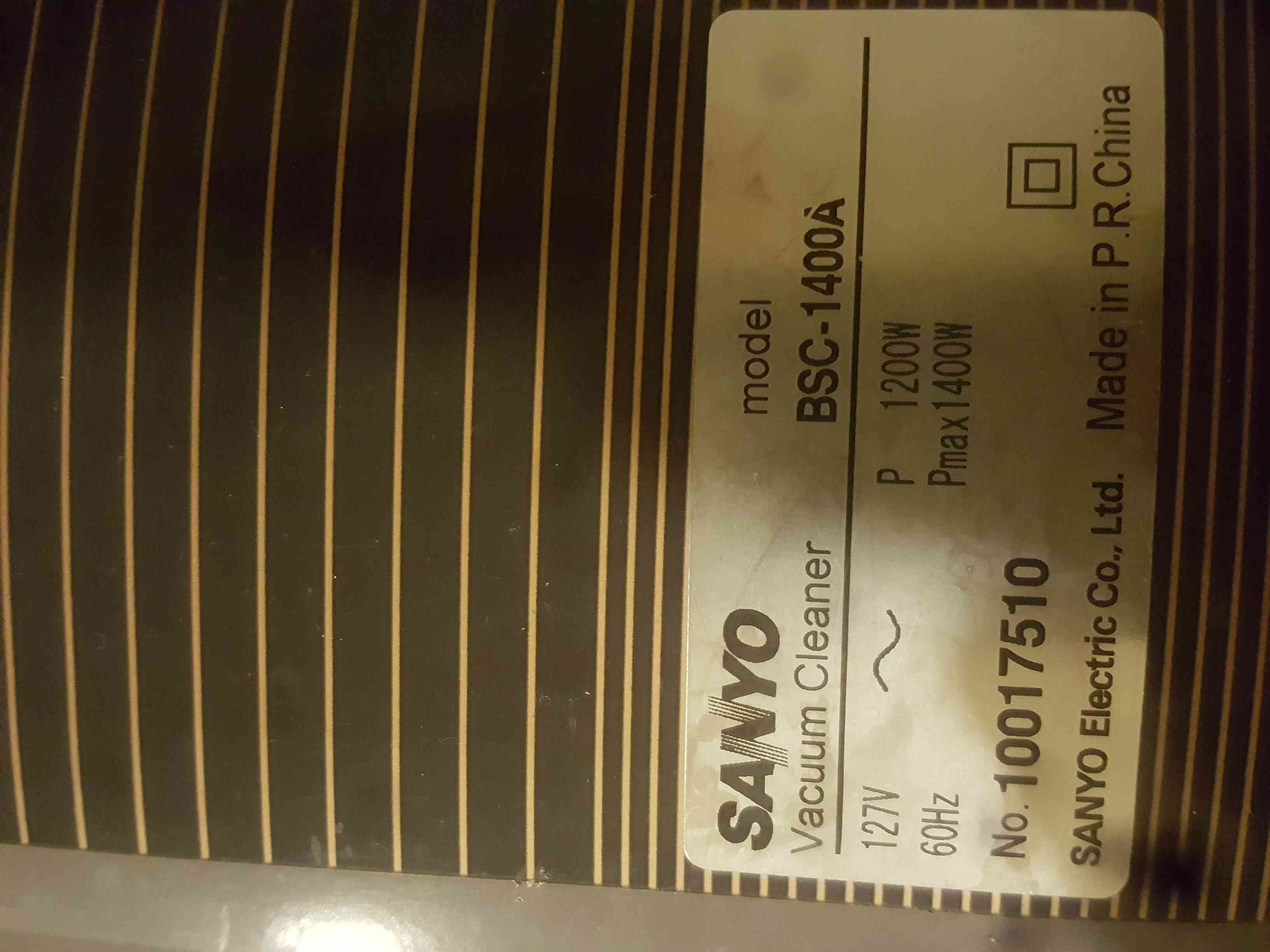 المكنسة SANYO شغالة100% والمواصفات في الصورة
لا تنسَ أنك شاهدت هذا الإعلان في عنكبوت
للتواصل...