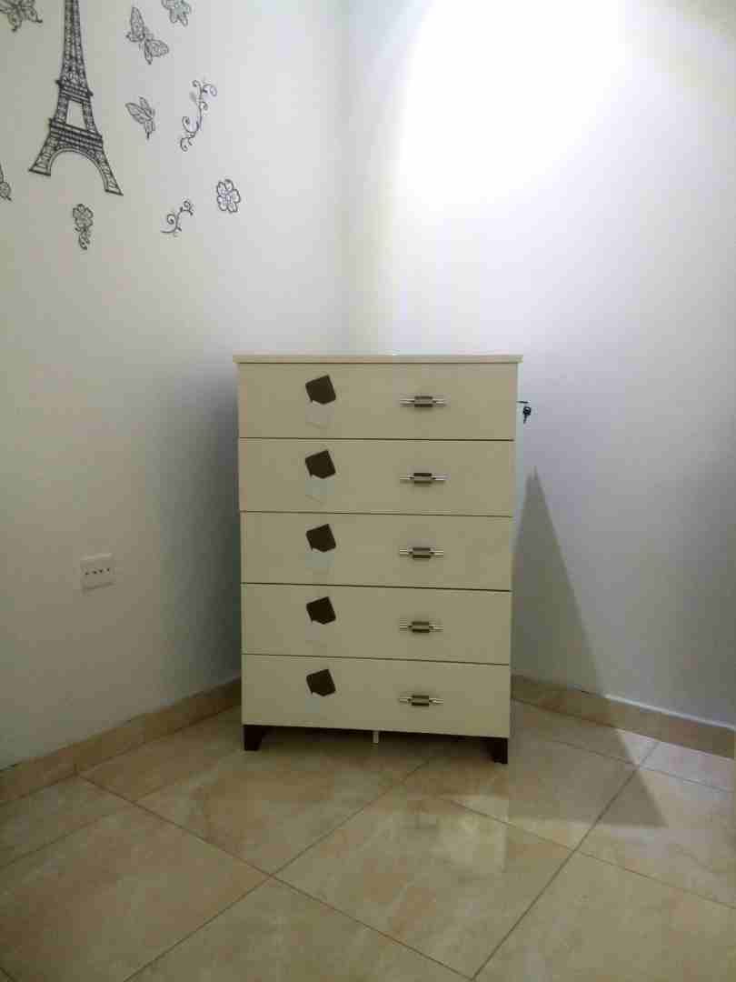غرفة نوم موديل حديث
لا تنسَ أنك شاهدت هذا الإعلان في عنكبوت
للبيع غرفة نوم 7 قطع بحالة ممتازة مسا...