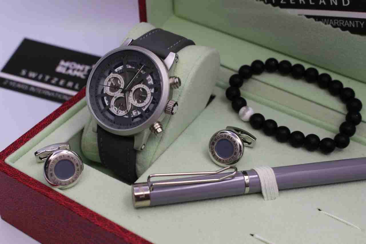 طقم مونت بلانك
لا تنسَ أنك شاهدت هذا الإعلان في عنكبوت
*MONTBLANC*
*اطقم مونت بلانك رجالي*
*مخمل...
