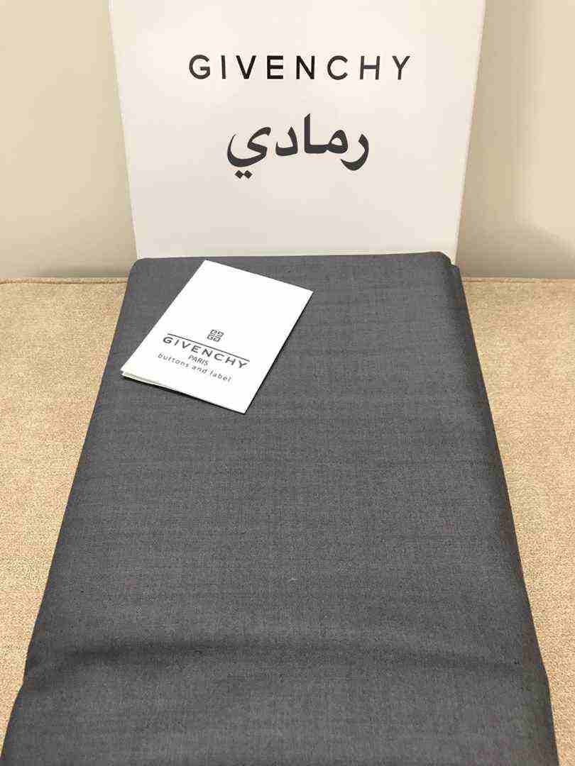 أقمشة جفينشى
لا تنسَ أنك شاهدت هذا الإعلان في عنكبوت
اقمشة جفينشى الرجالية
قماش صيفى ابيض وكريمى...
