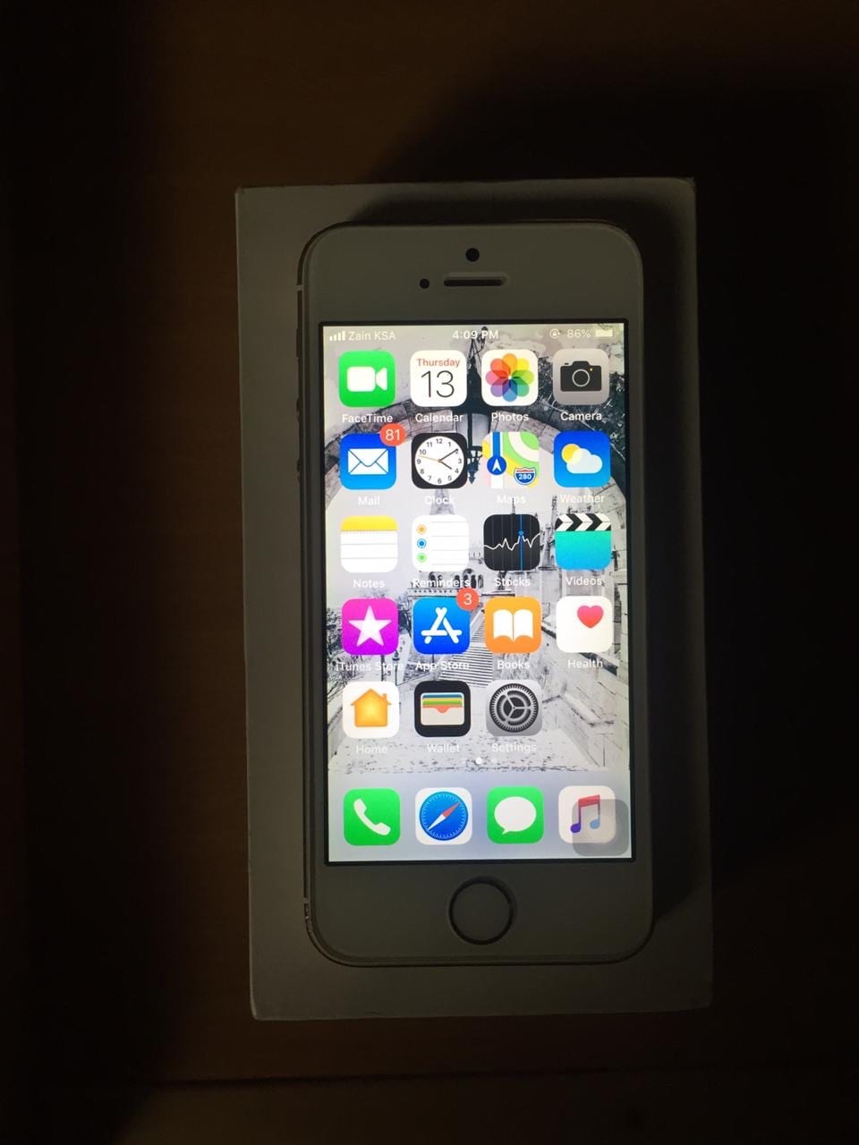 iPhone 5s للبيع
لا تنسَ أنك شاهدت هذا الإعلان في عنكبوت
16GB - مع فيس تايم
البصمة شغاله معه...