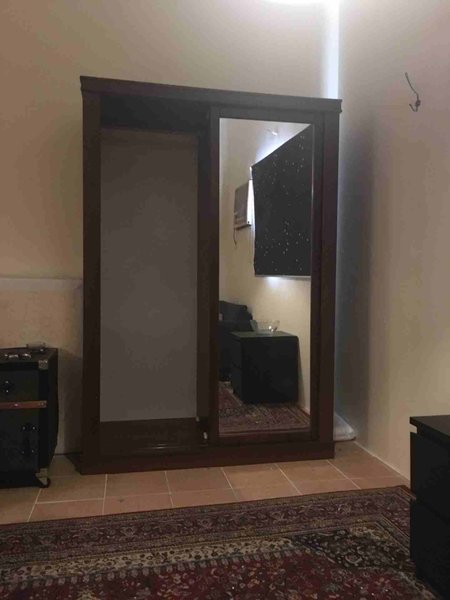 اثاث للبيع
لا تنسَ أنك شاهدت هذا الإعلان في عنكبوت
اثاث للبيع نفس الصور...